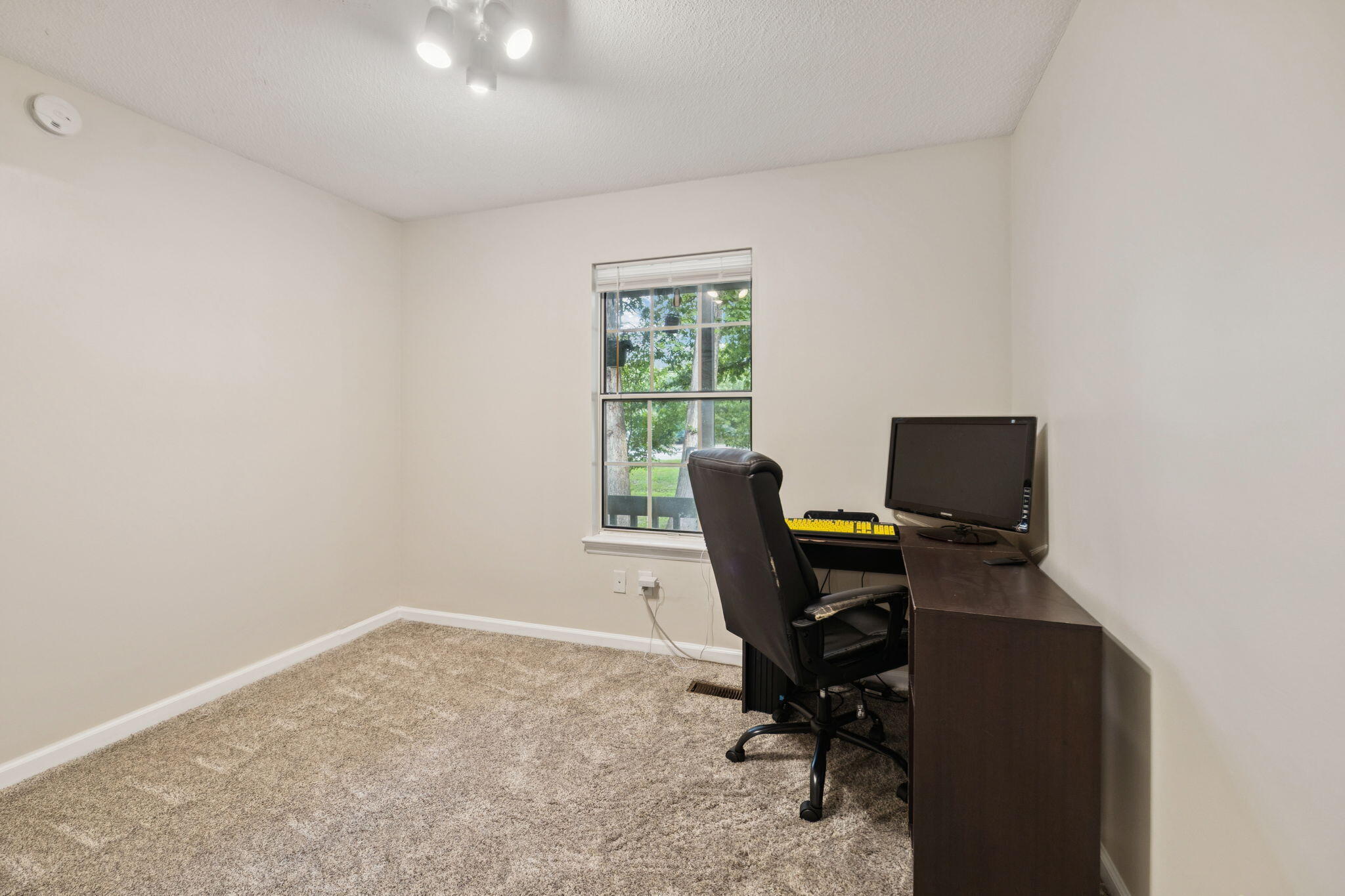 1018 Ridgeway Avenue