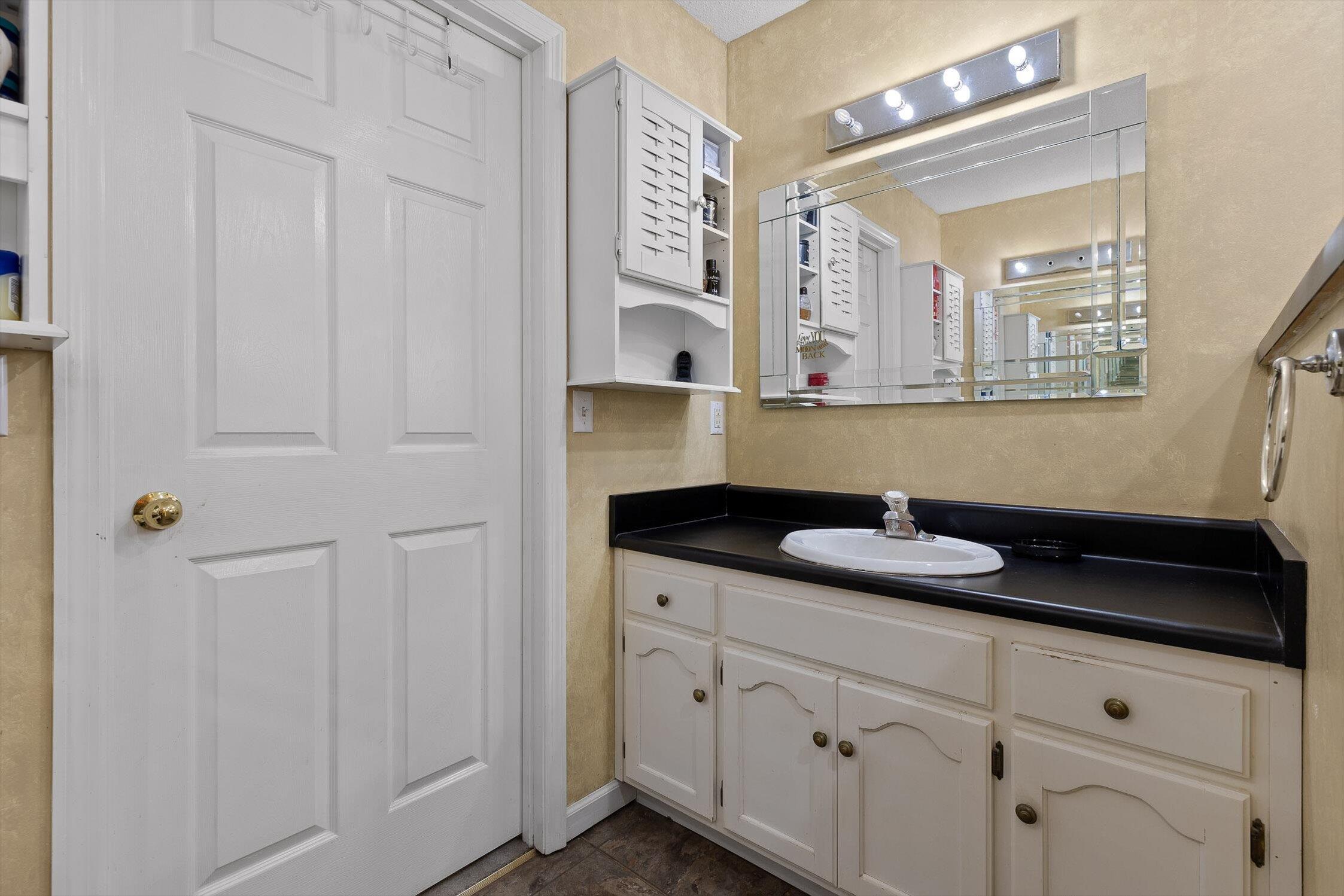 5017 Mcdonald Road, McDonald