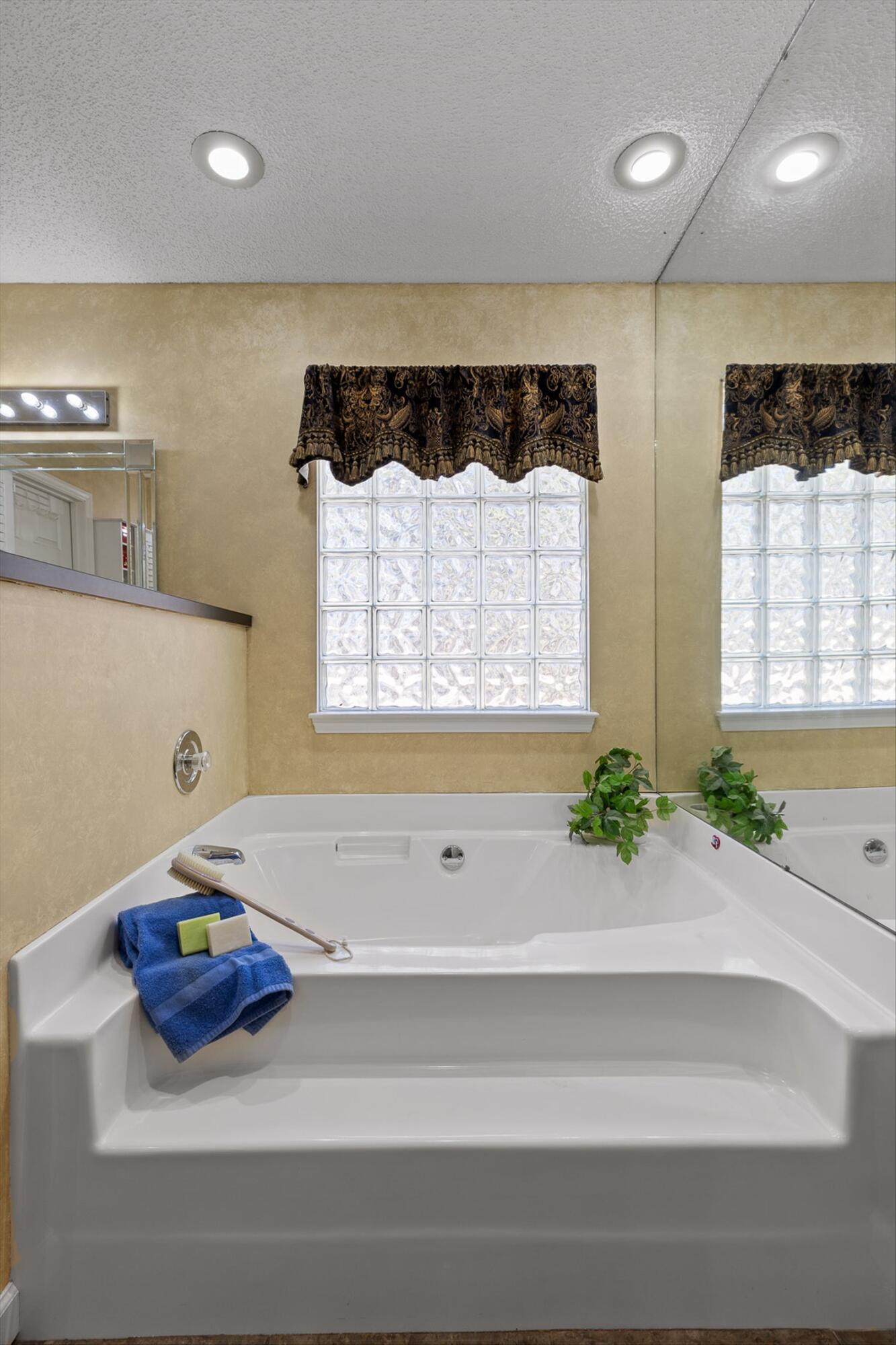 5017 Mcdonald Road, McDonald