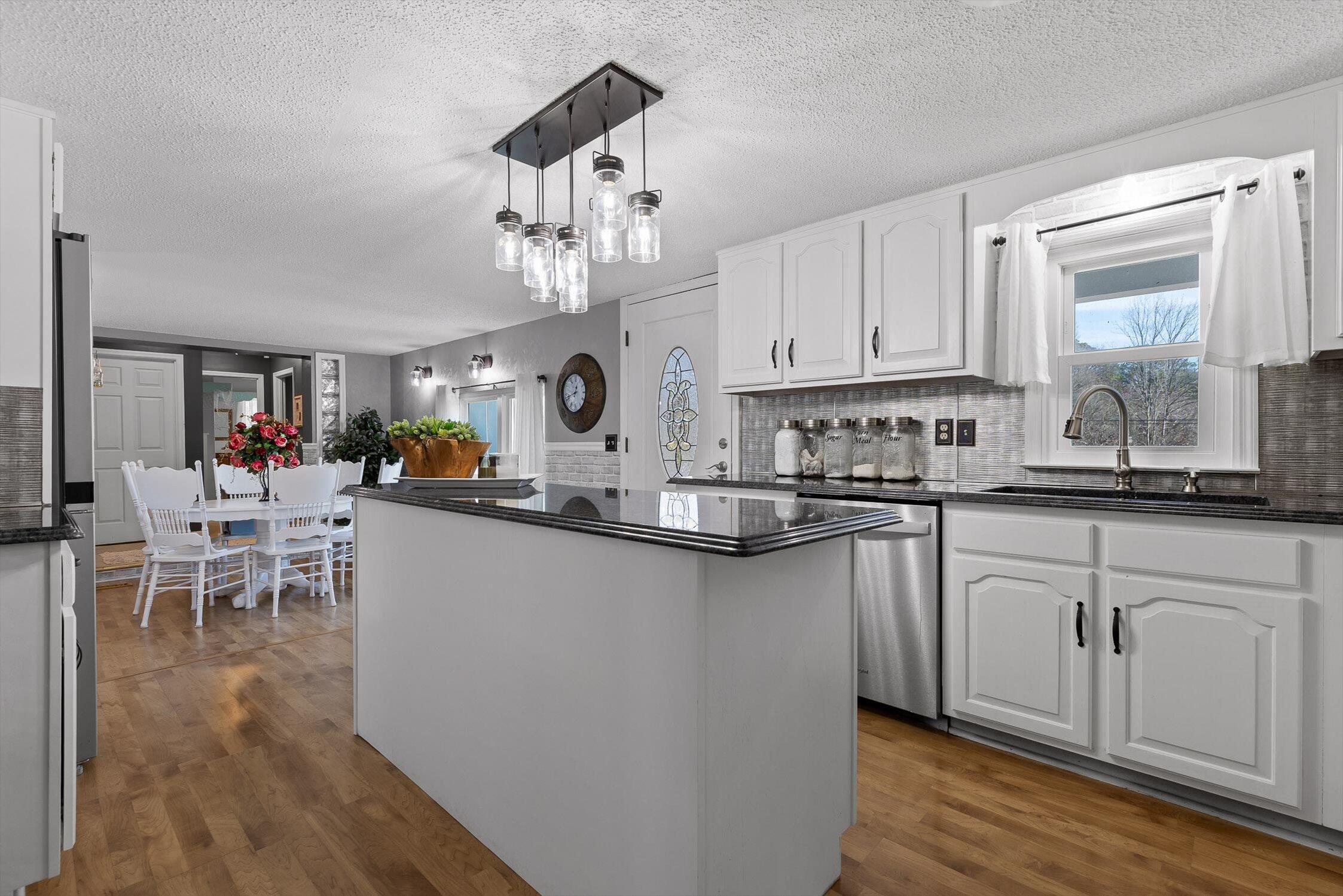 5017 Mcdonald Road, McDonald