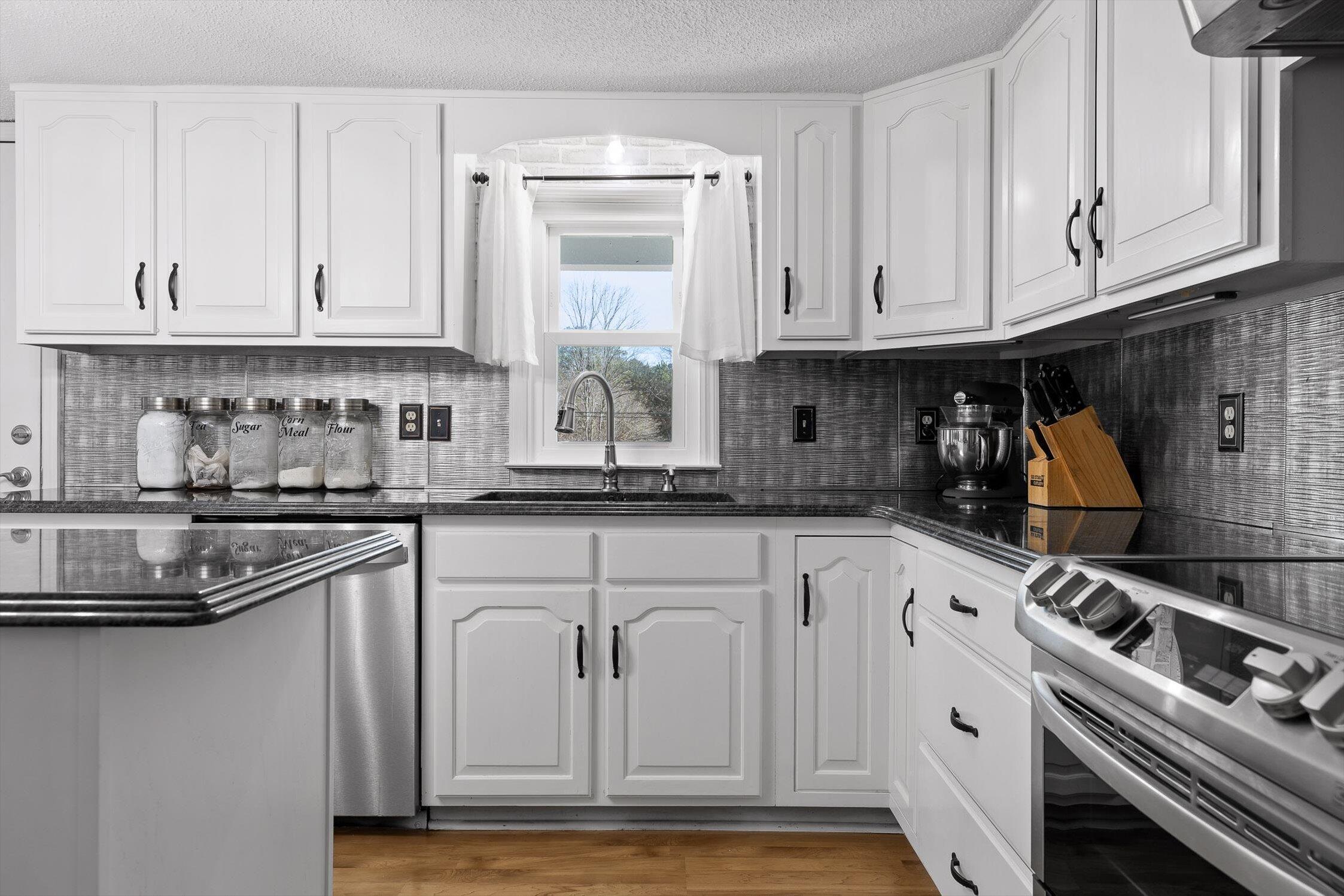 5017 Mcdonald Road, McDonald