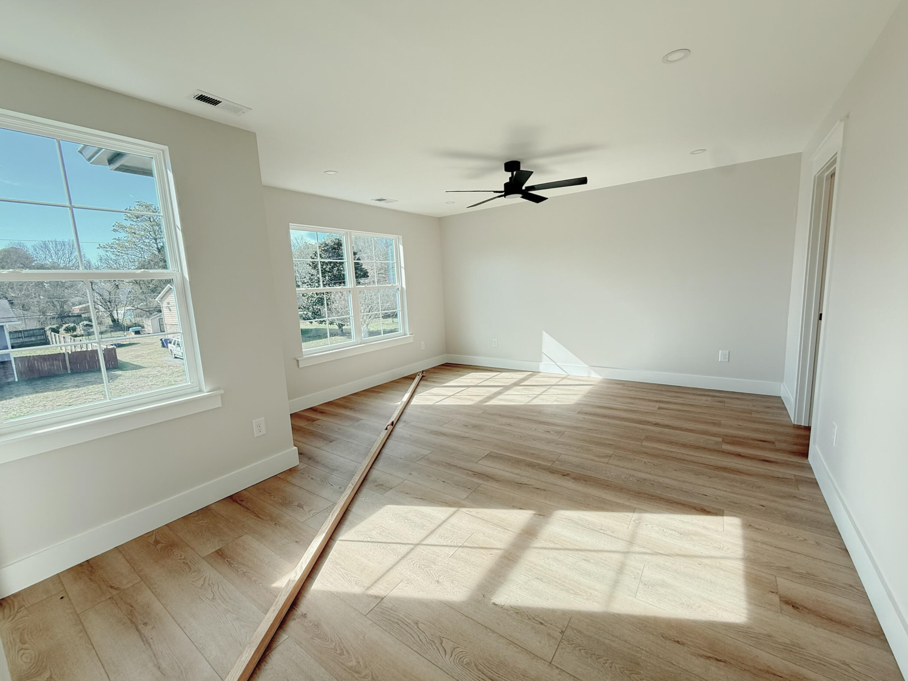 1364 Catherine Circle NW