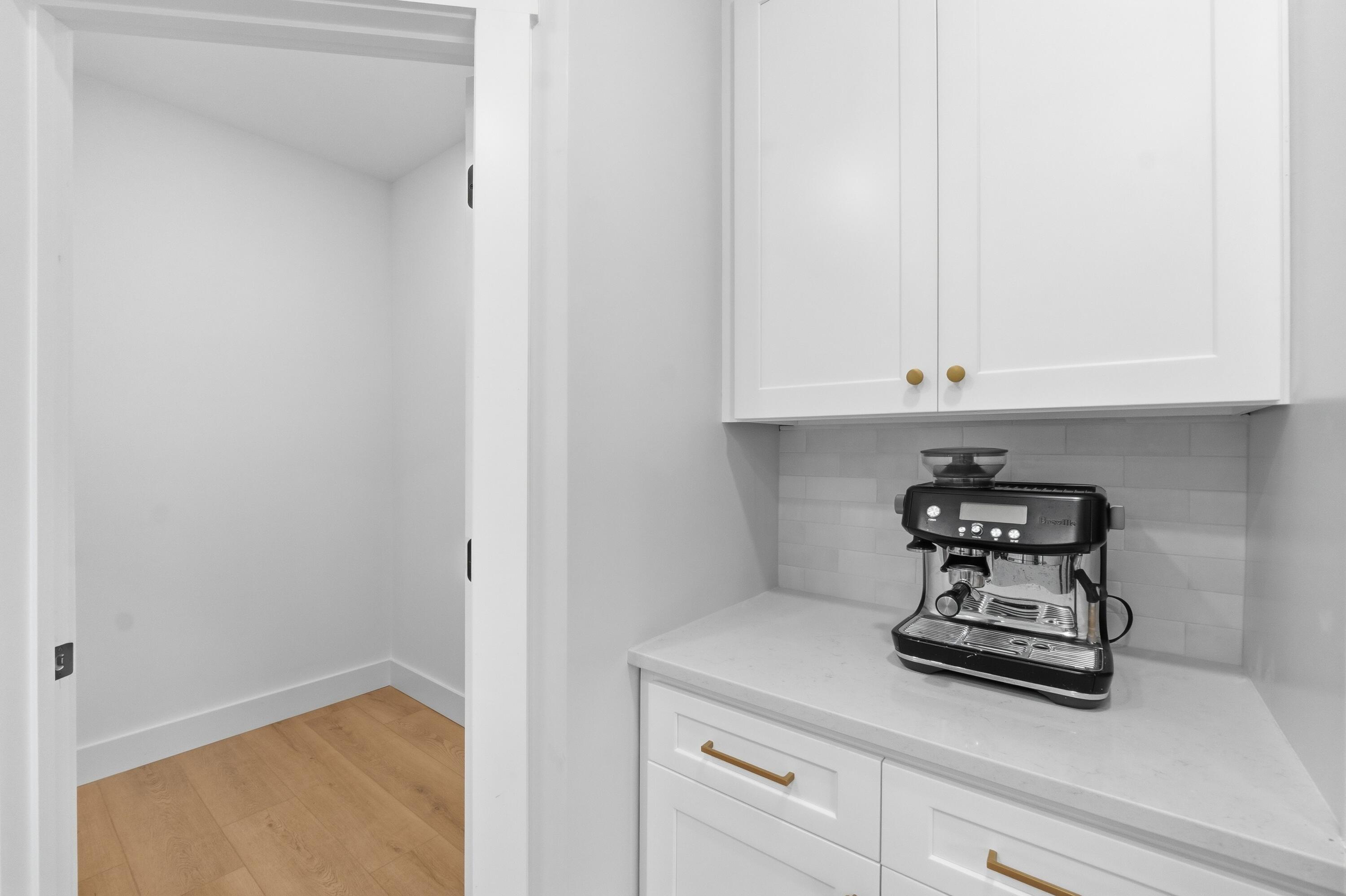 1364 Catherine Circle NW