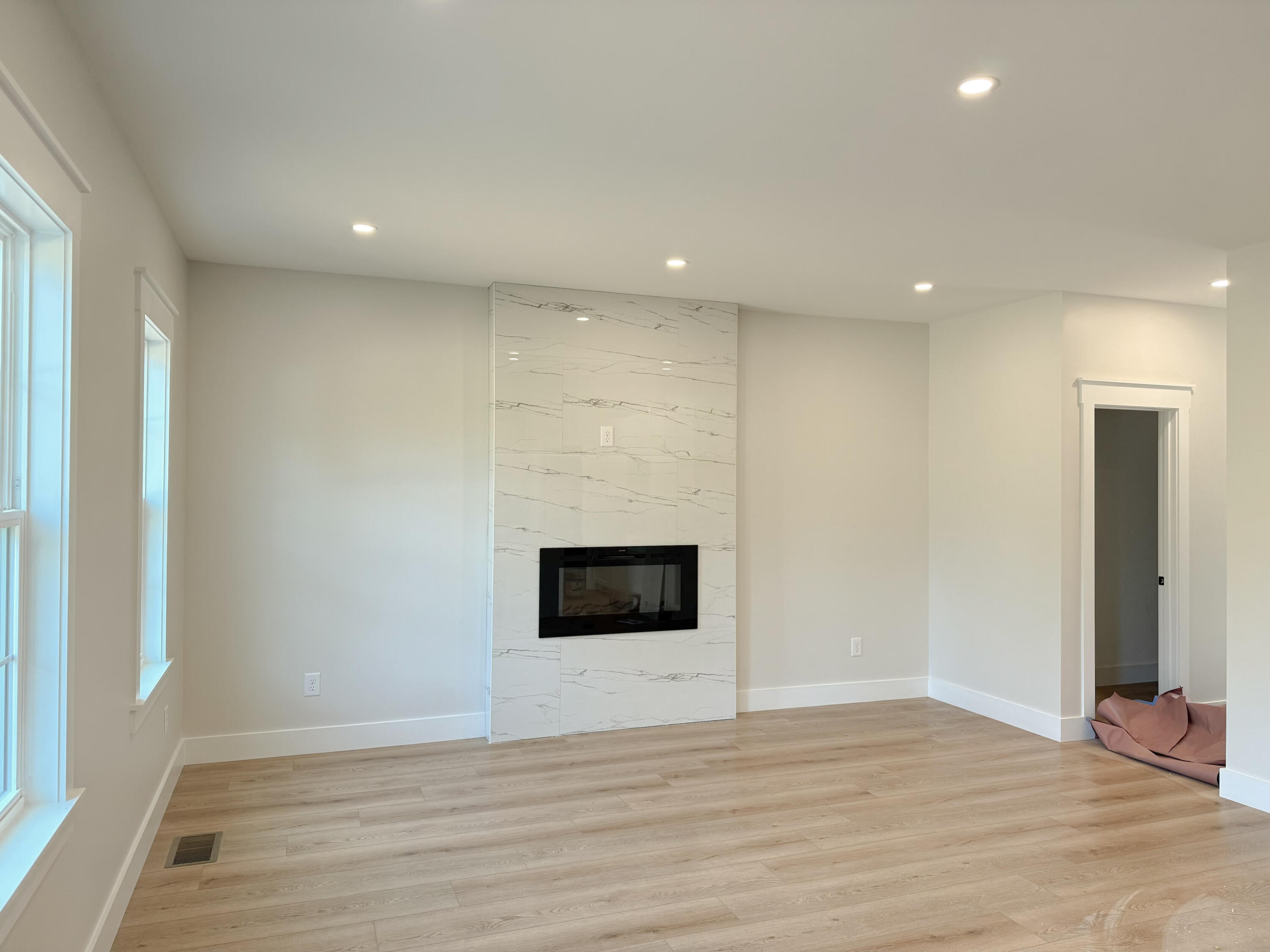 1364 Catherine Circle NW