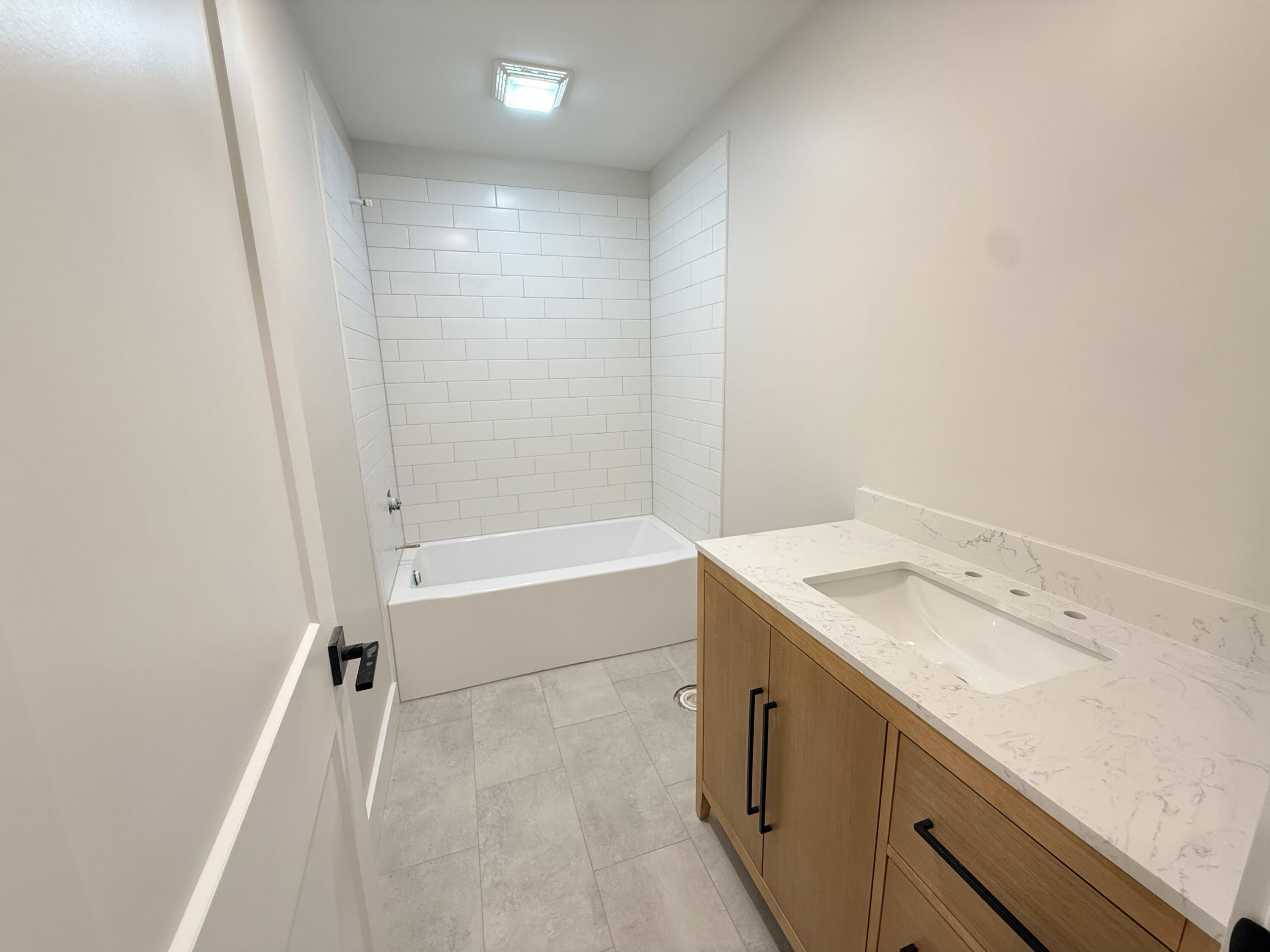 1364 Catherine Circle NW