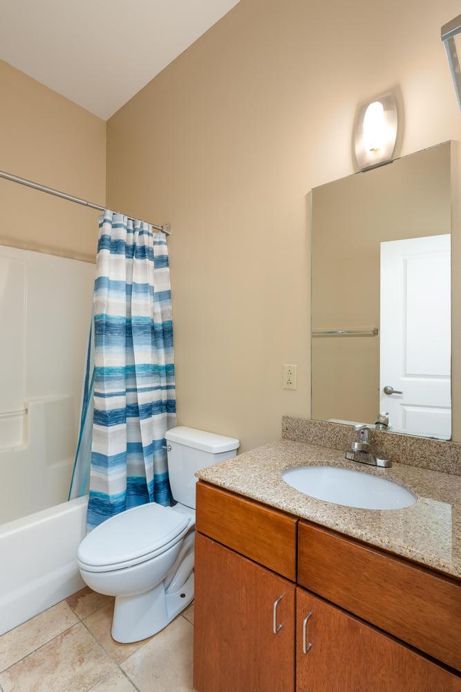 817 Flynn Street, 106