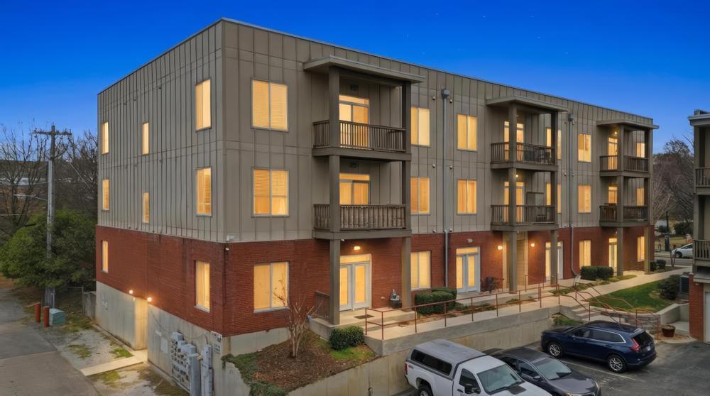 817 Flynn Street, 106