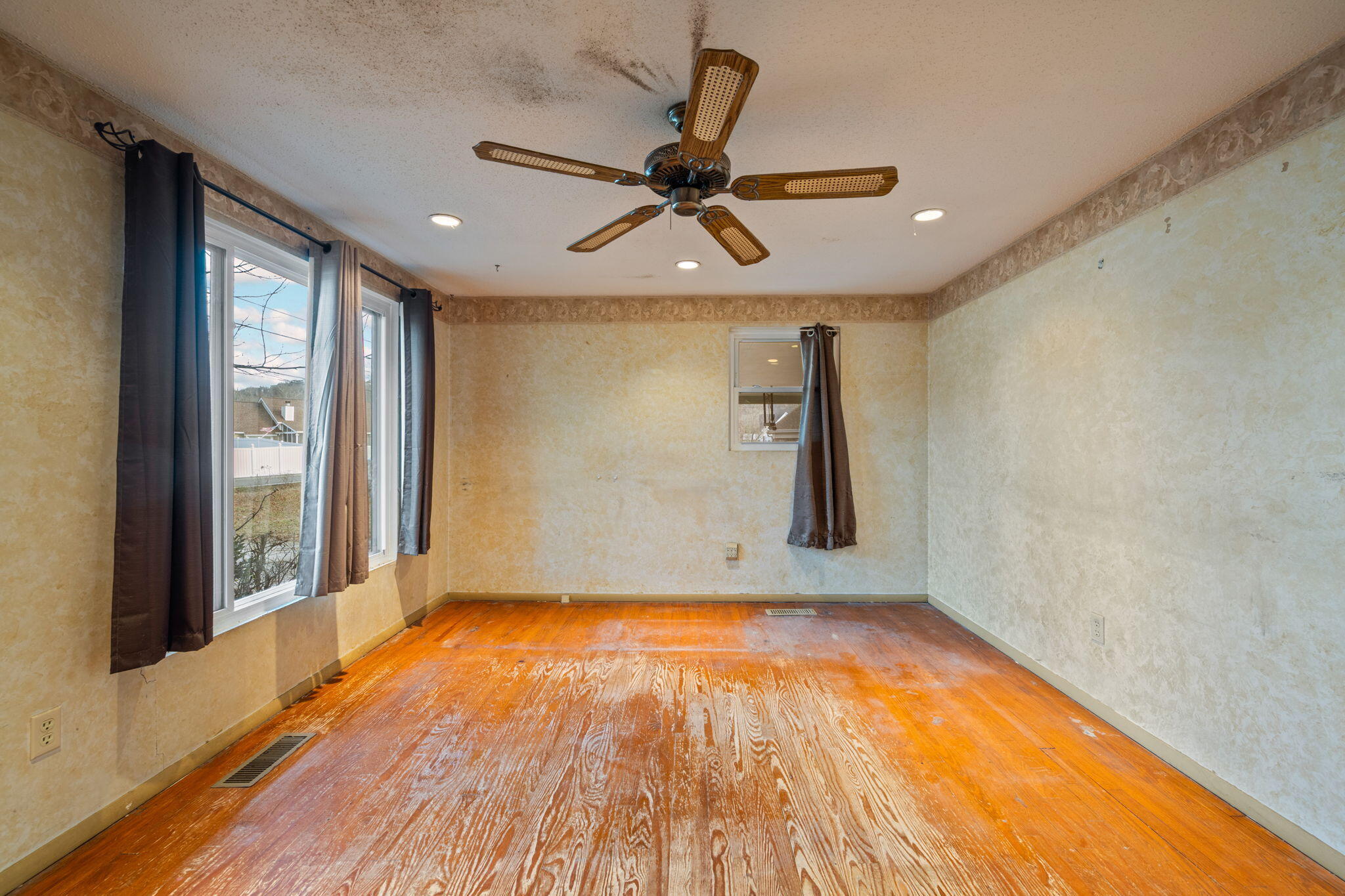 1716 E Boy Scout Road