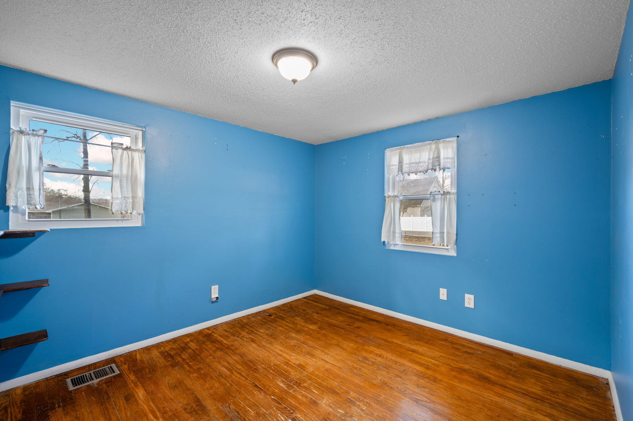 1716 E Boy Scout Road