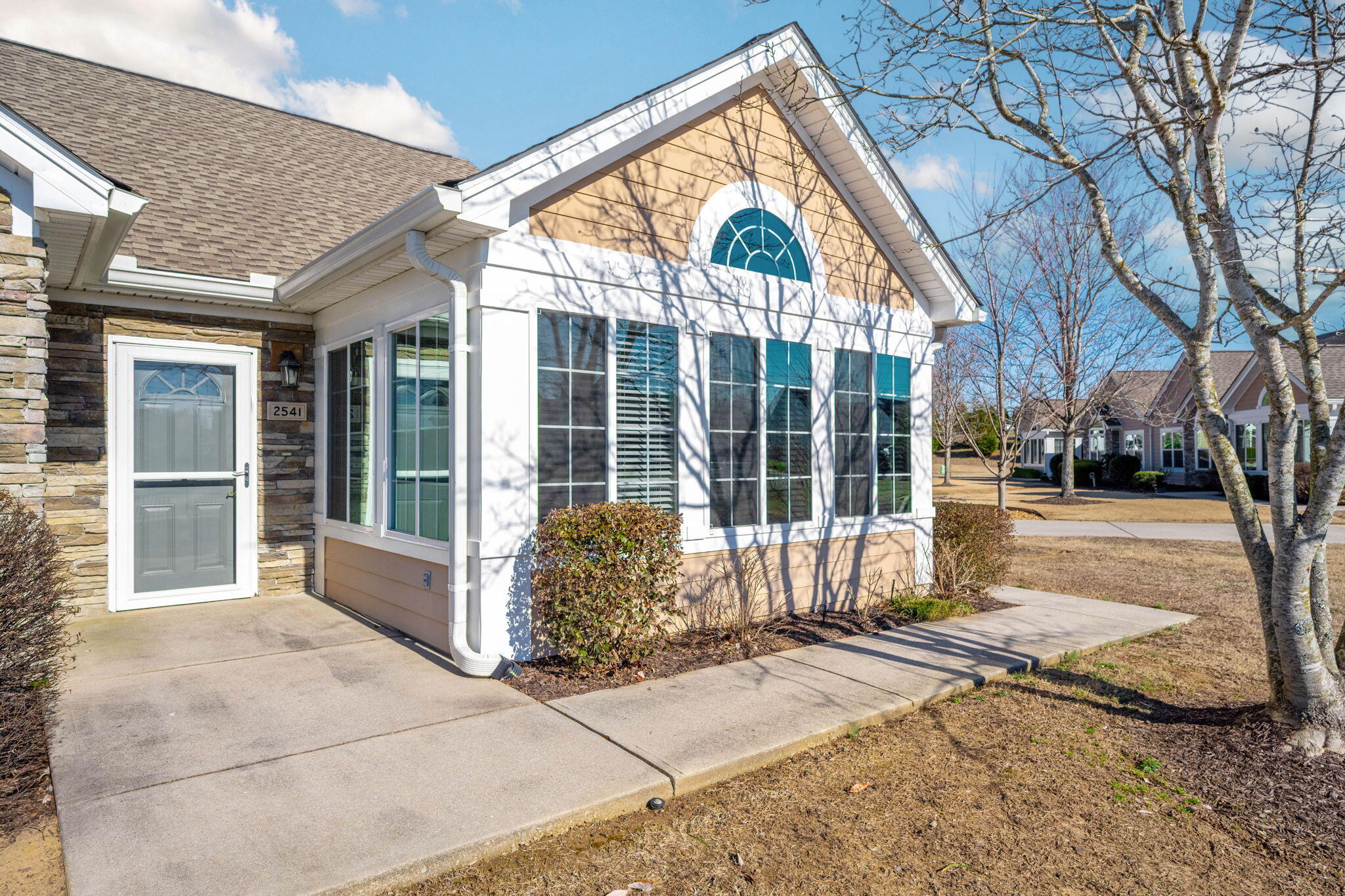 2541 Baskette Way