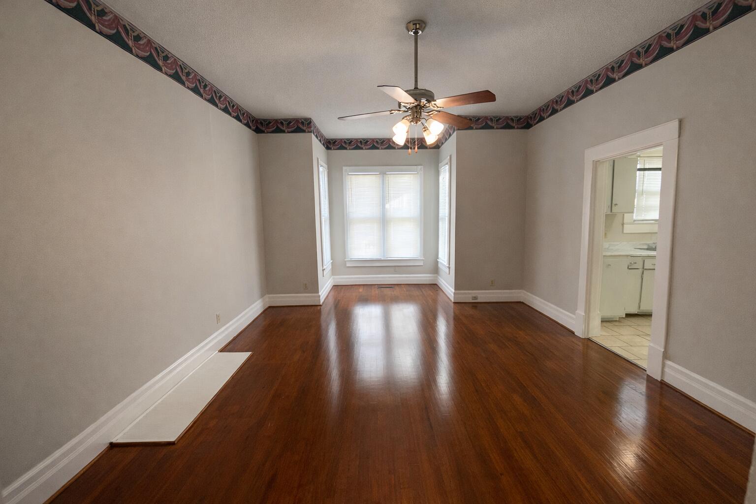 900 S Greenwood Avenue