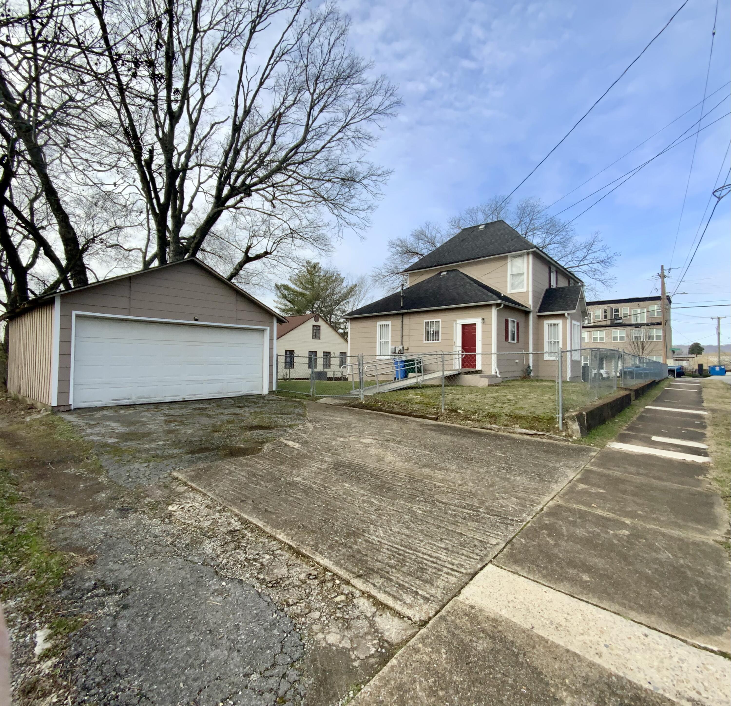 900 S Greenwood Avenue