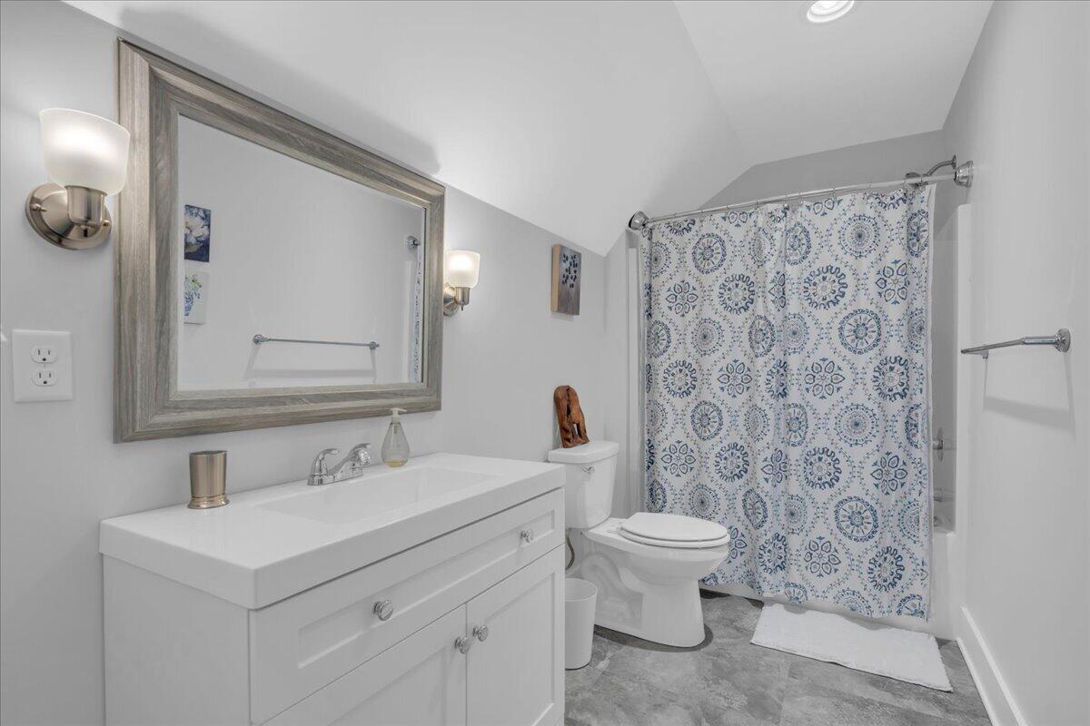 1115 River Bluffs Drive