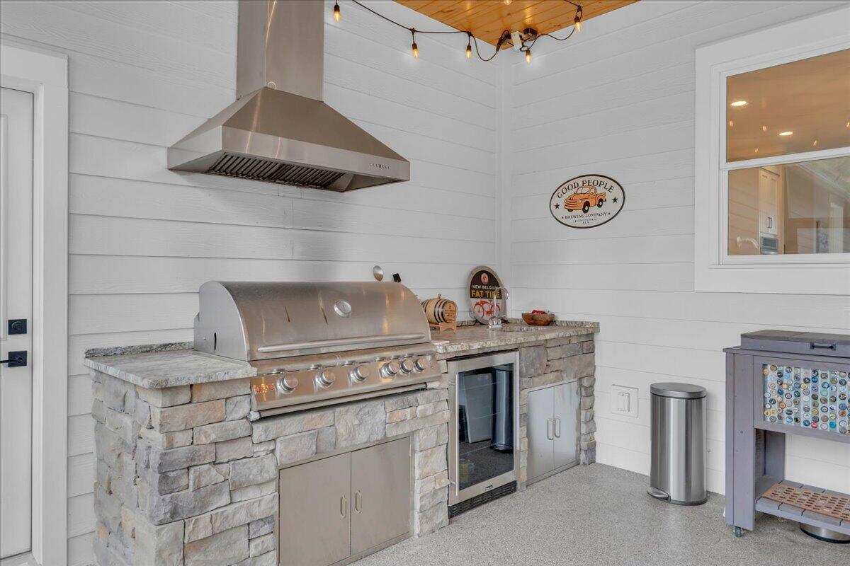 1115 River Bluffs Drive