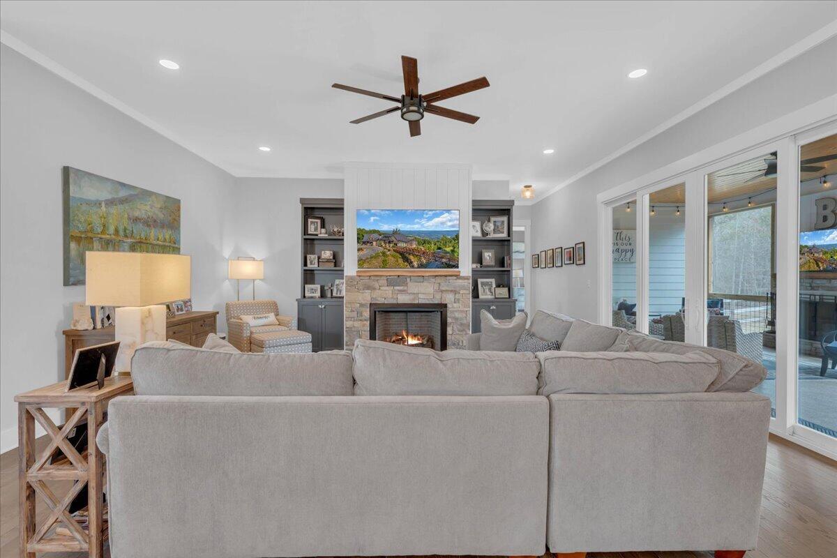 1115 River Bluffs Drive