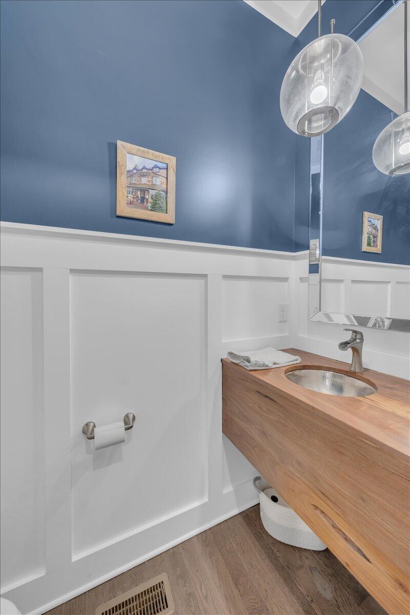 1115 River Bluffs Drive