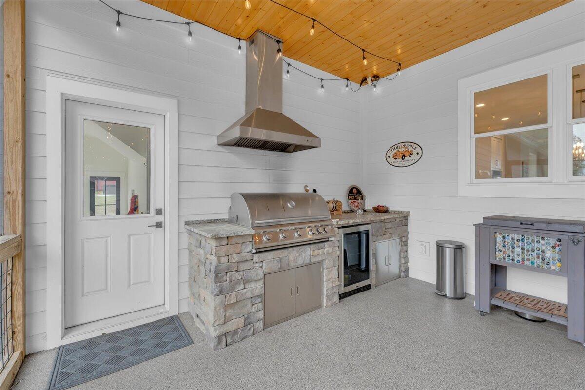 1115 River Bluffs Drive