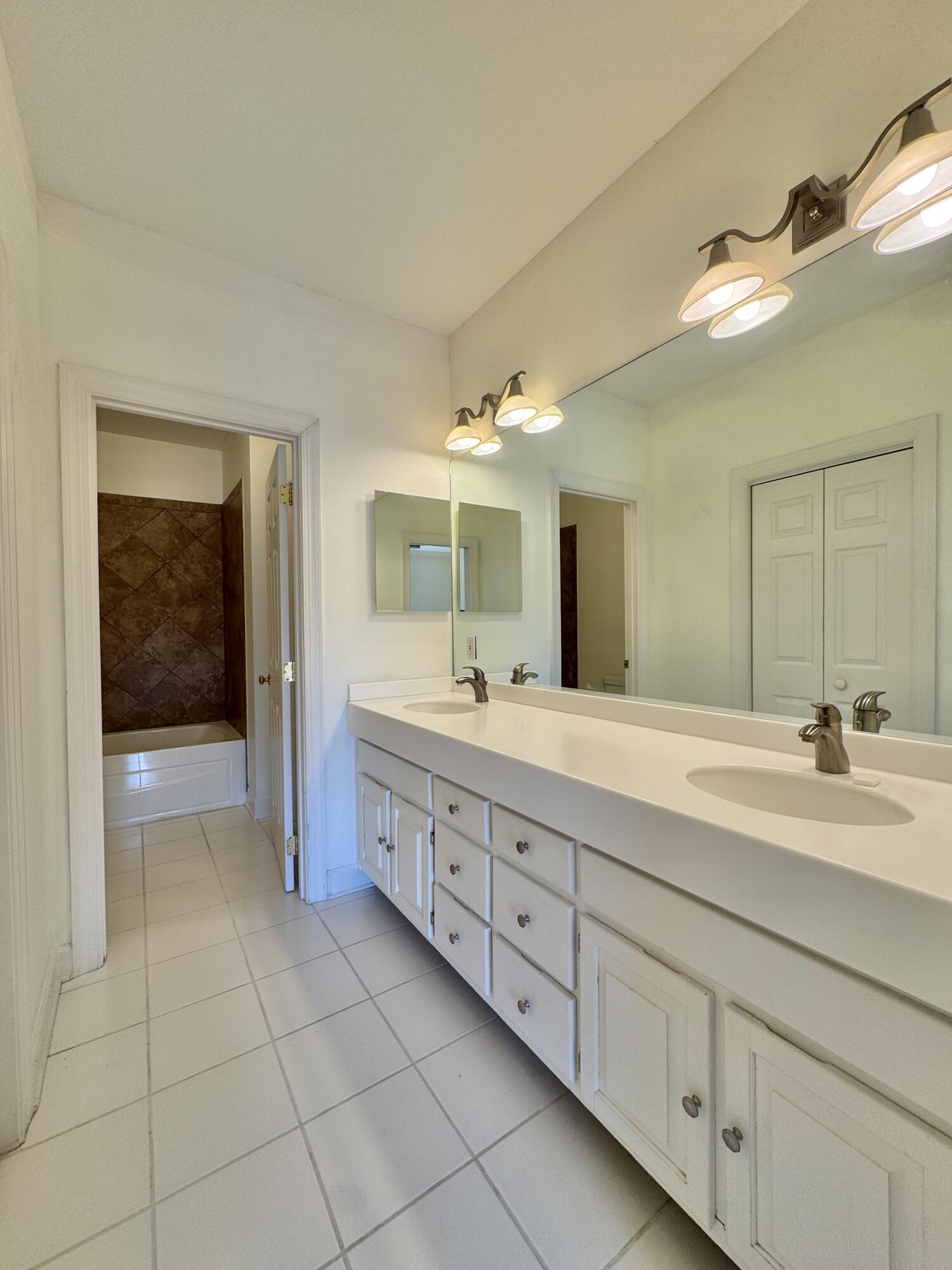 1426 Heritage Landing Drive