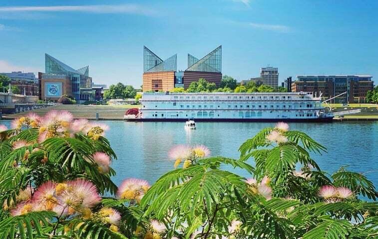 1426 Heritage Landing Drive