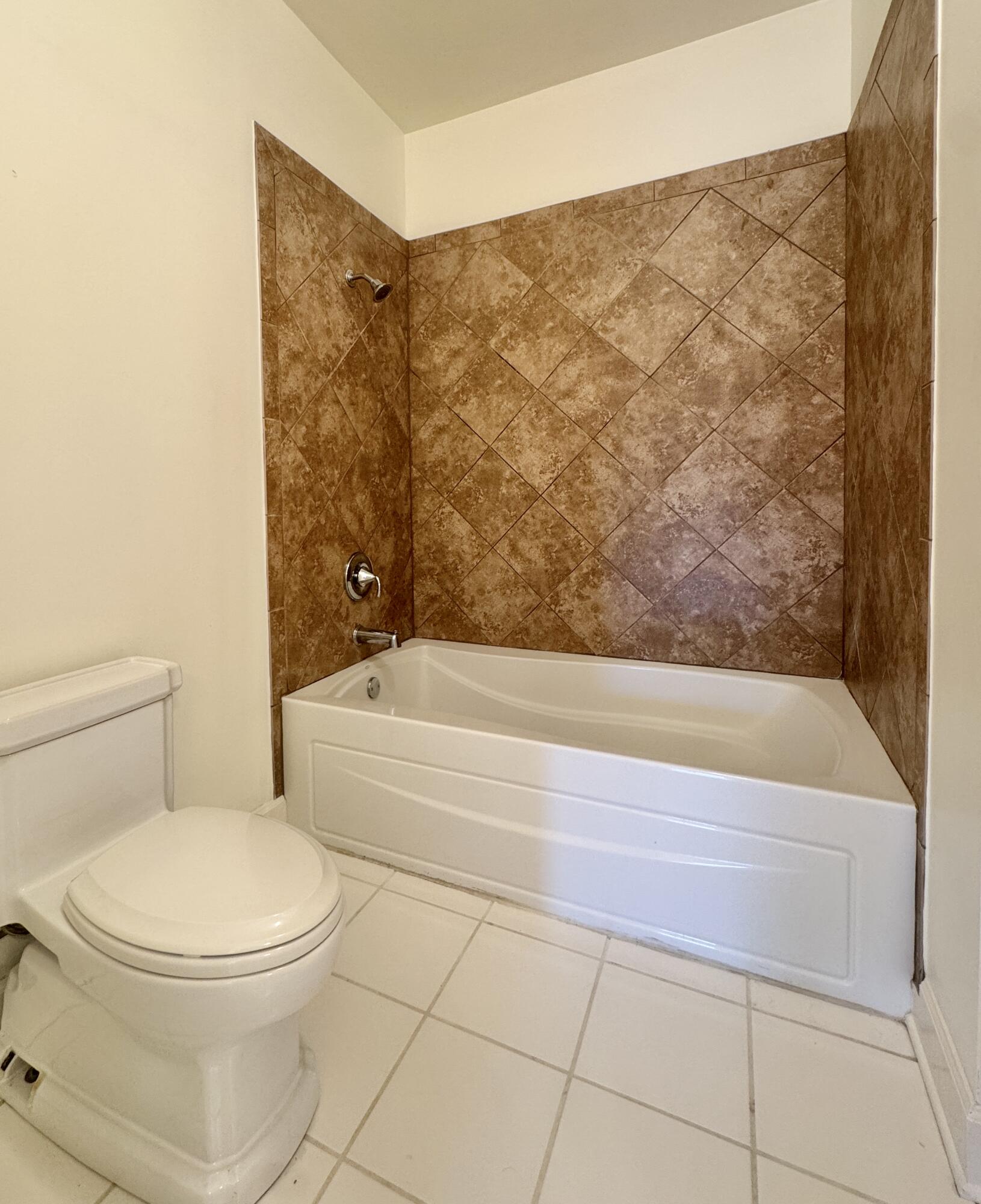 1426 Heritage Landing Drive