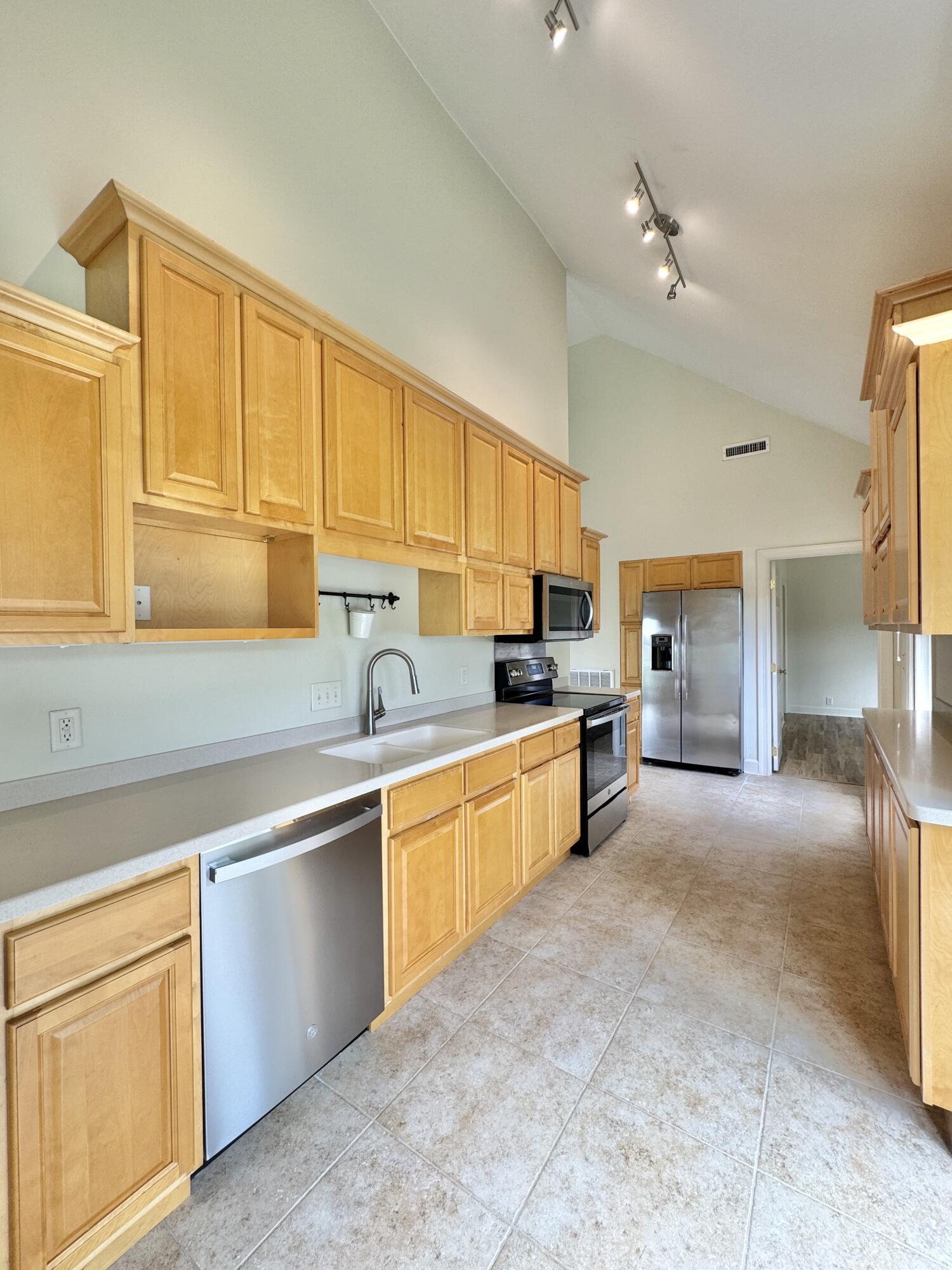 1426 Heritage Landing Drive