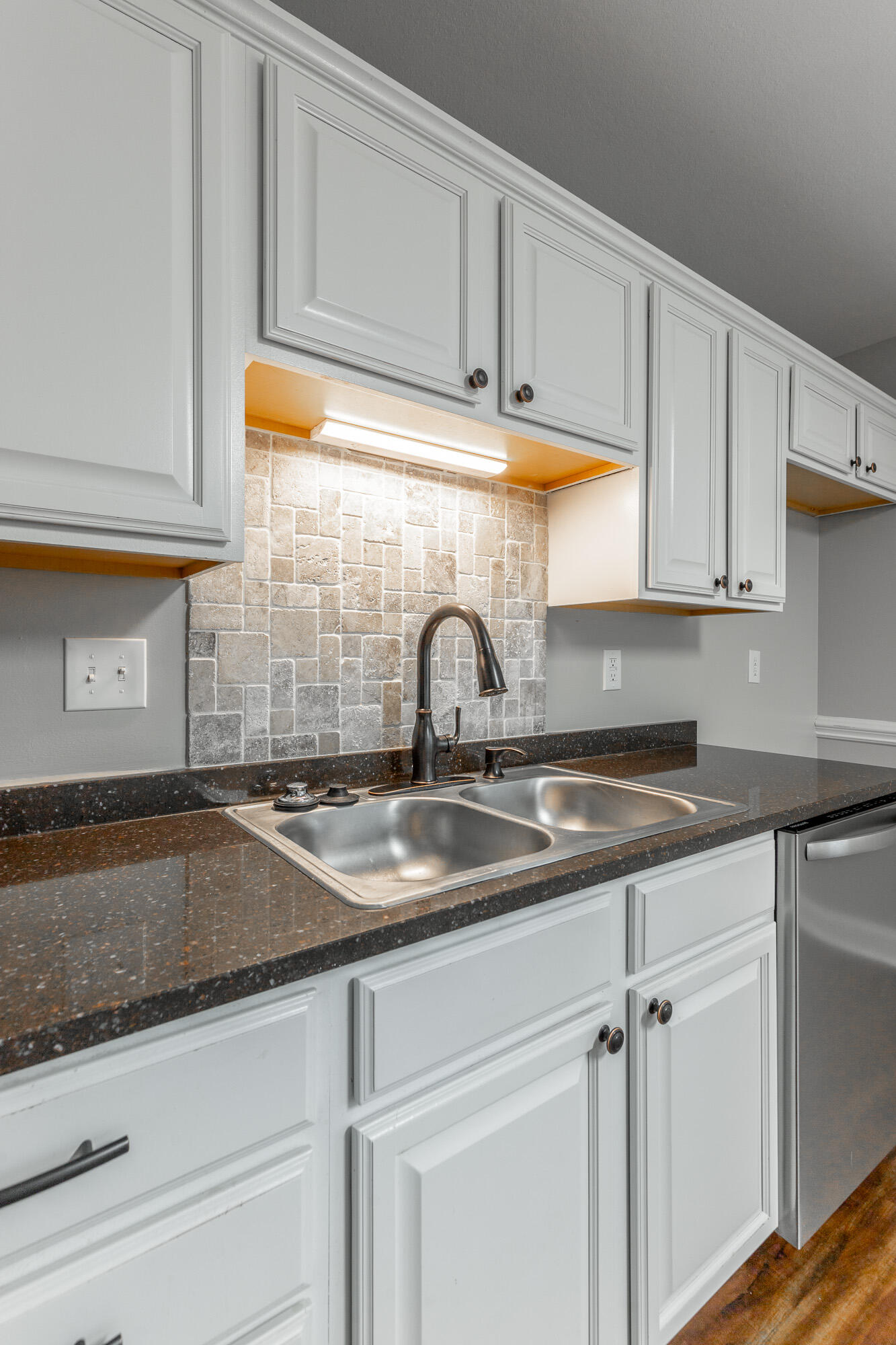 1109 Maple Tree Lane