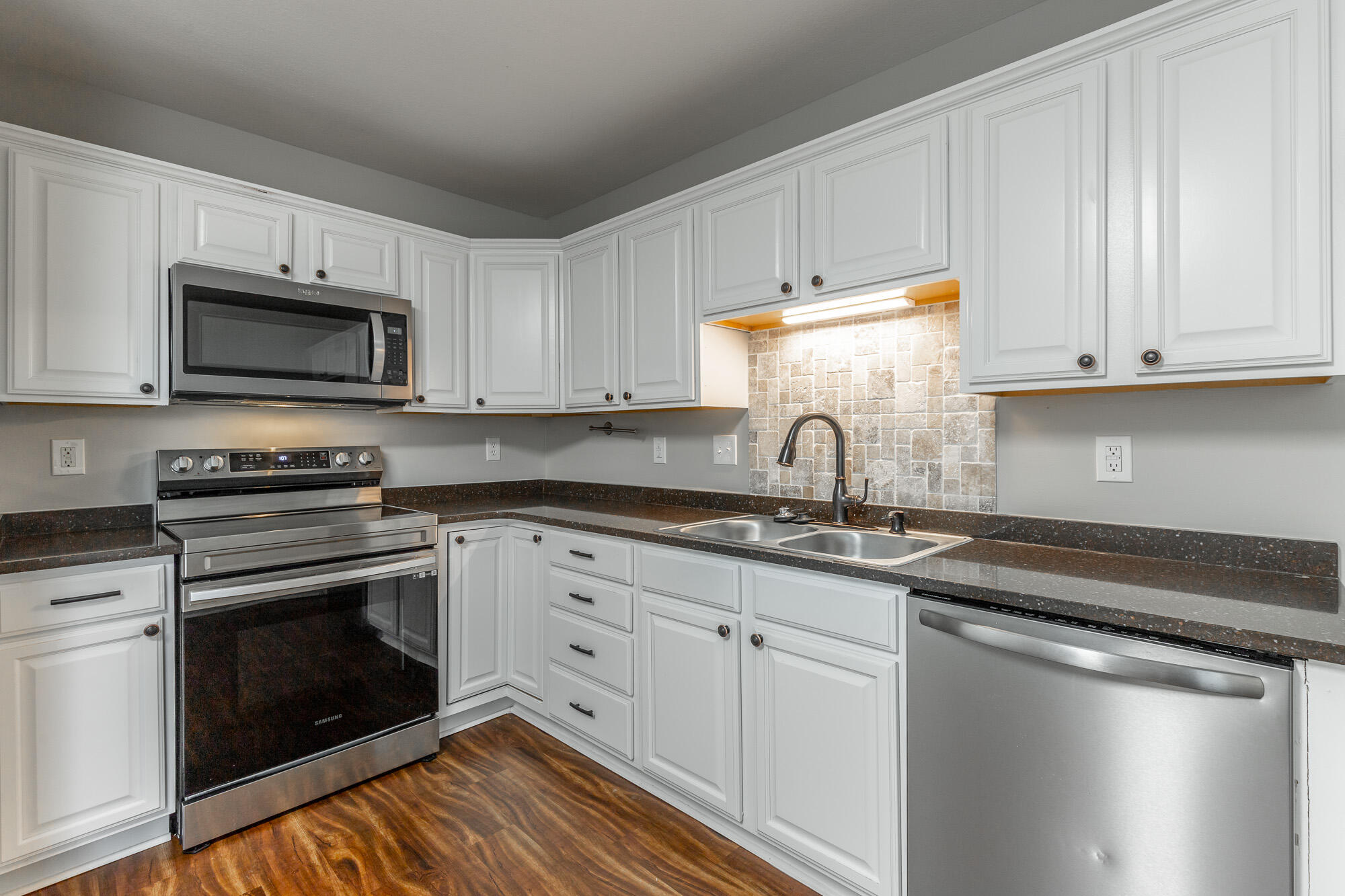 1109 Maple Tree Lane