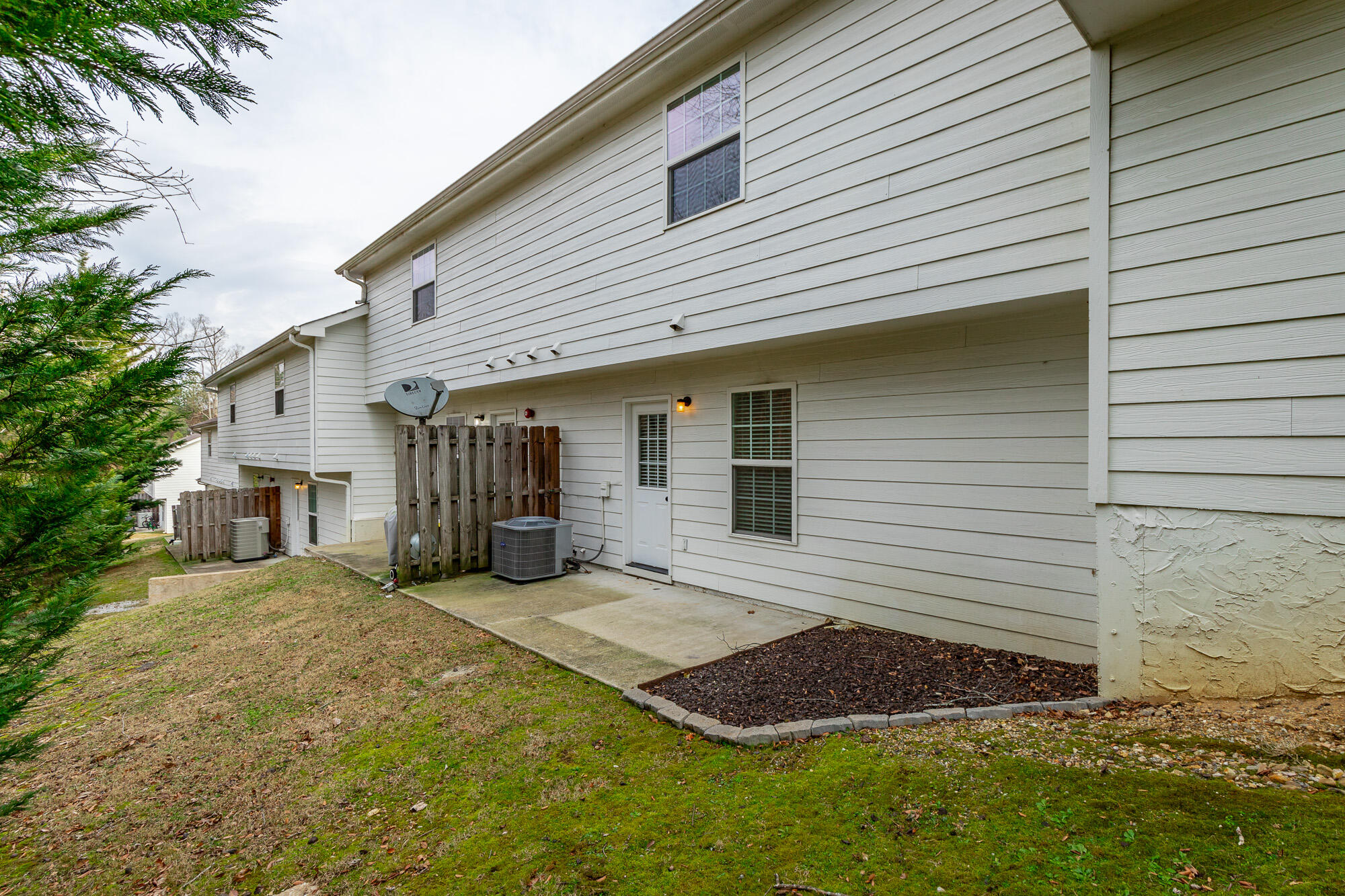 1109 Maple Tree Lane