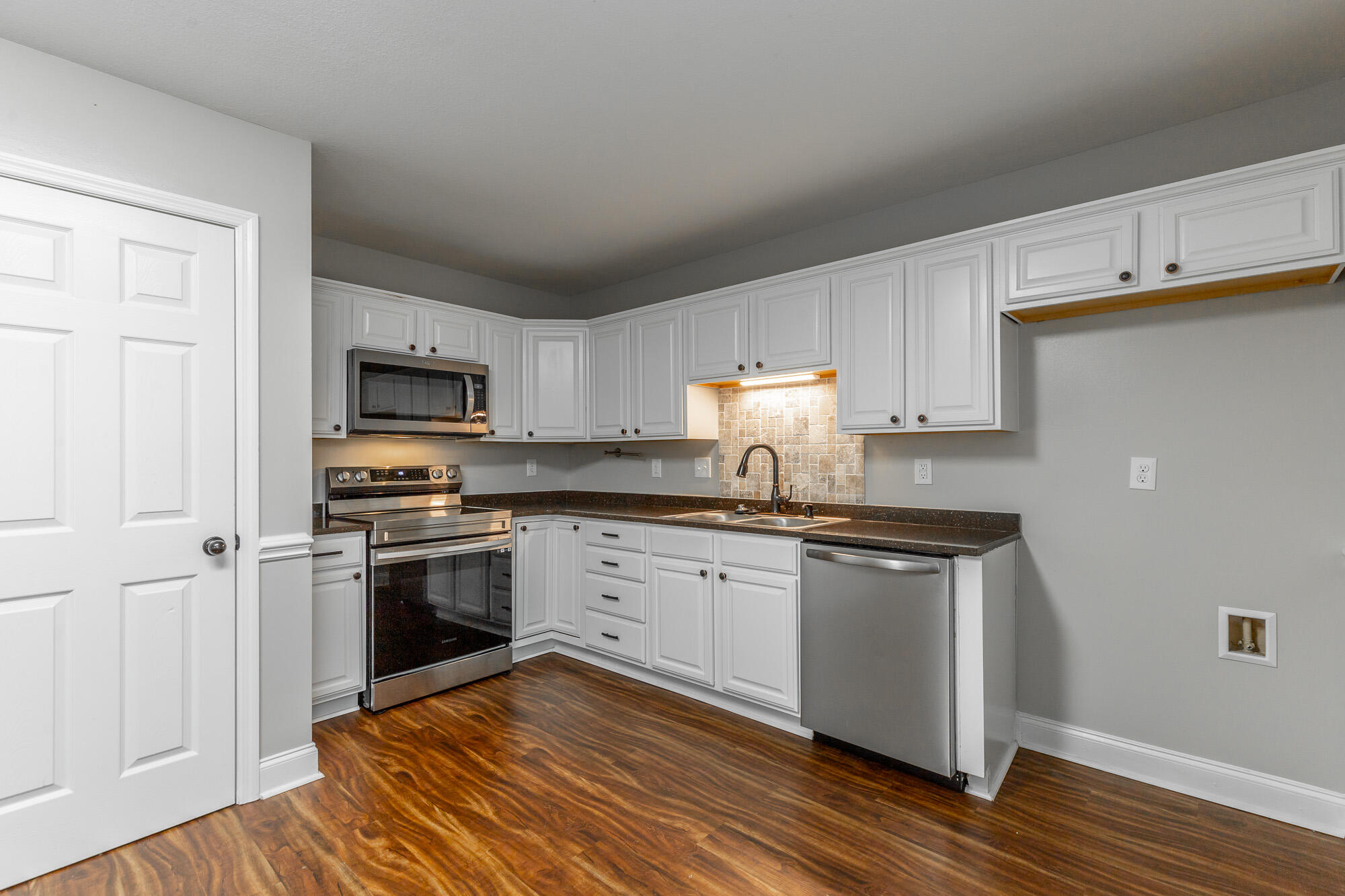 1109 Maple Tree Lane