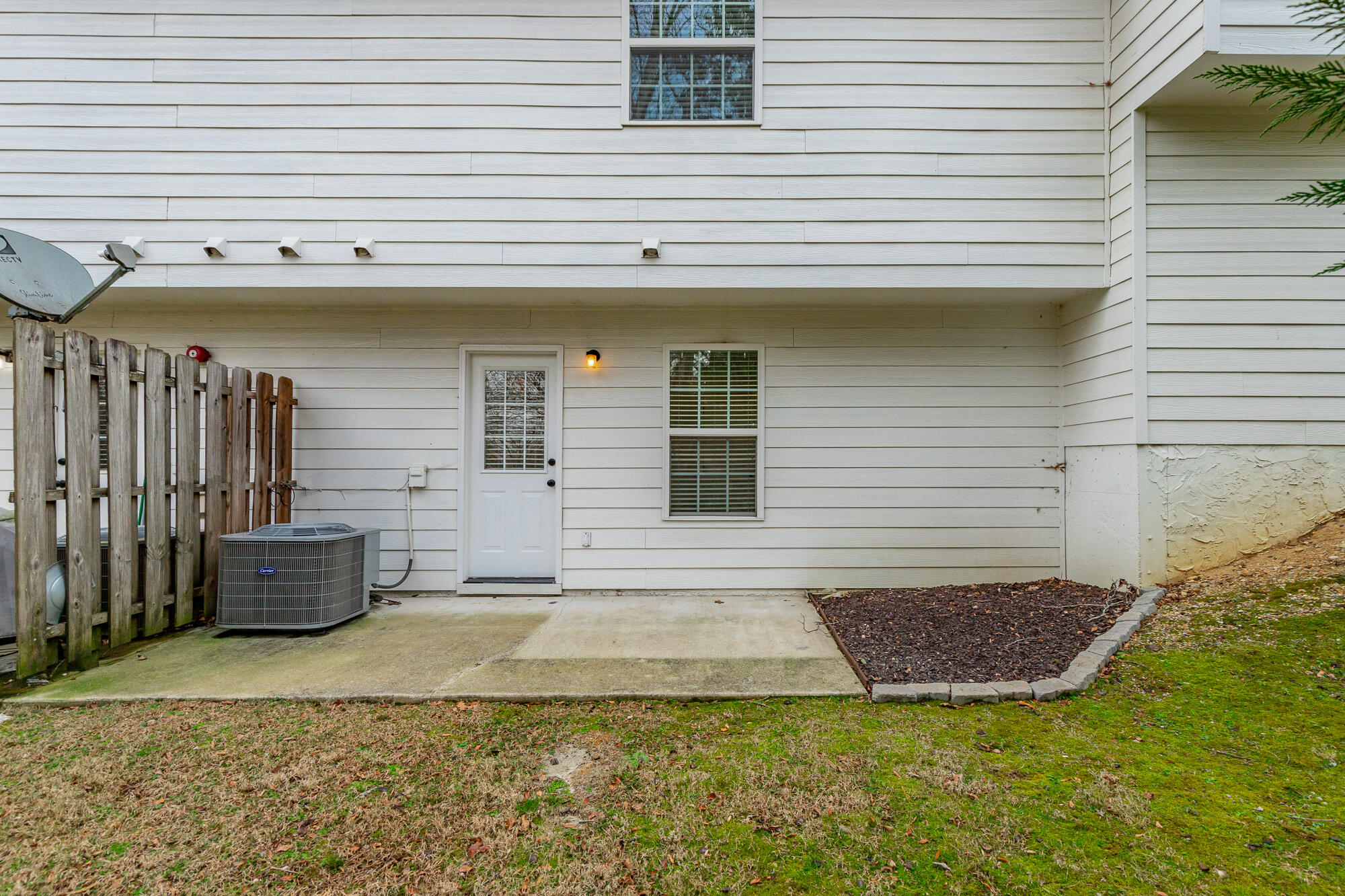 1109 Maple Tree Lane