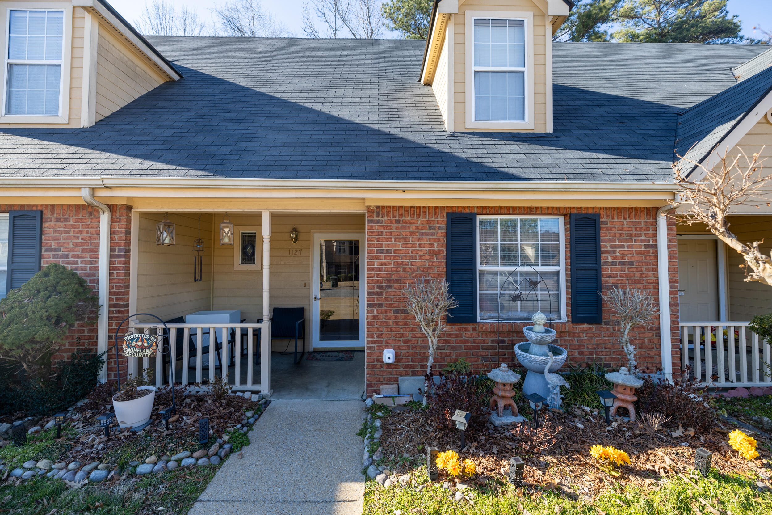 1127 Lenny Lane