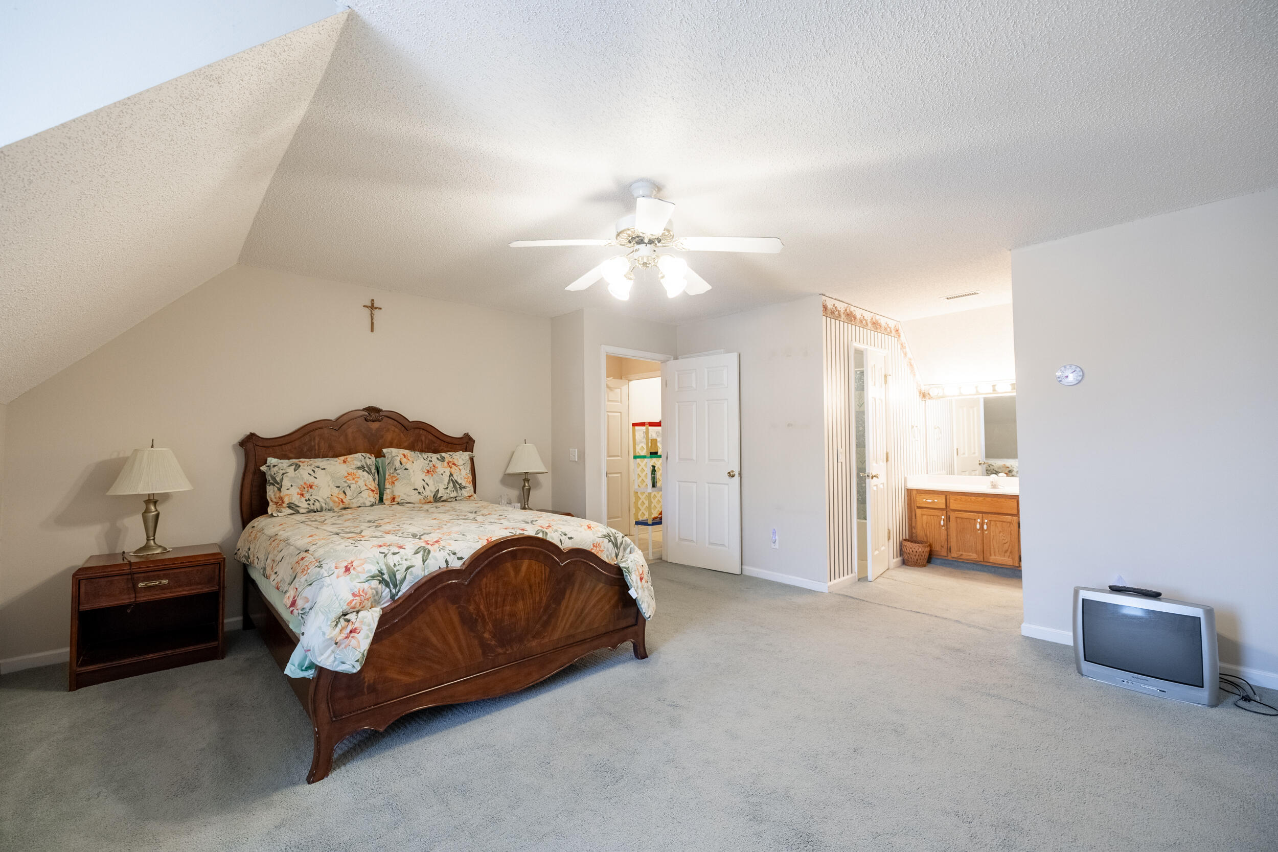 1127 Lenny Lane