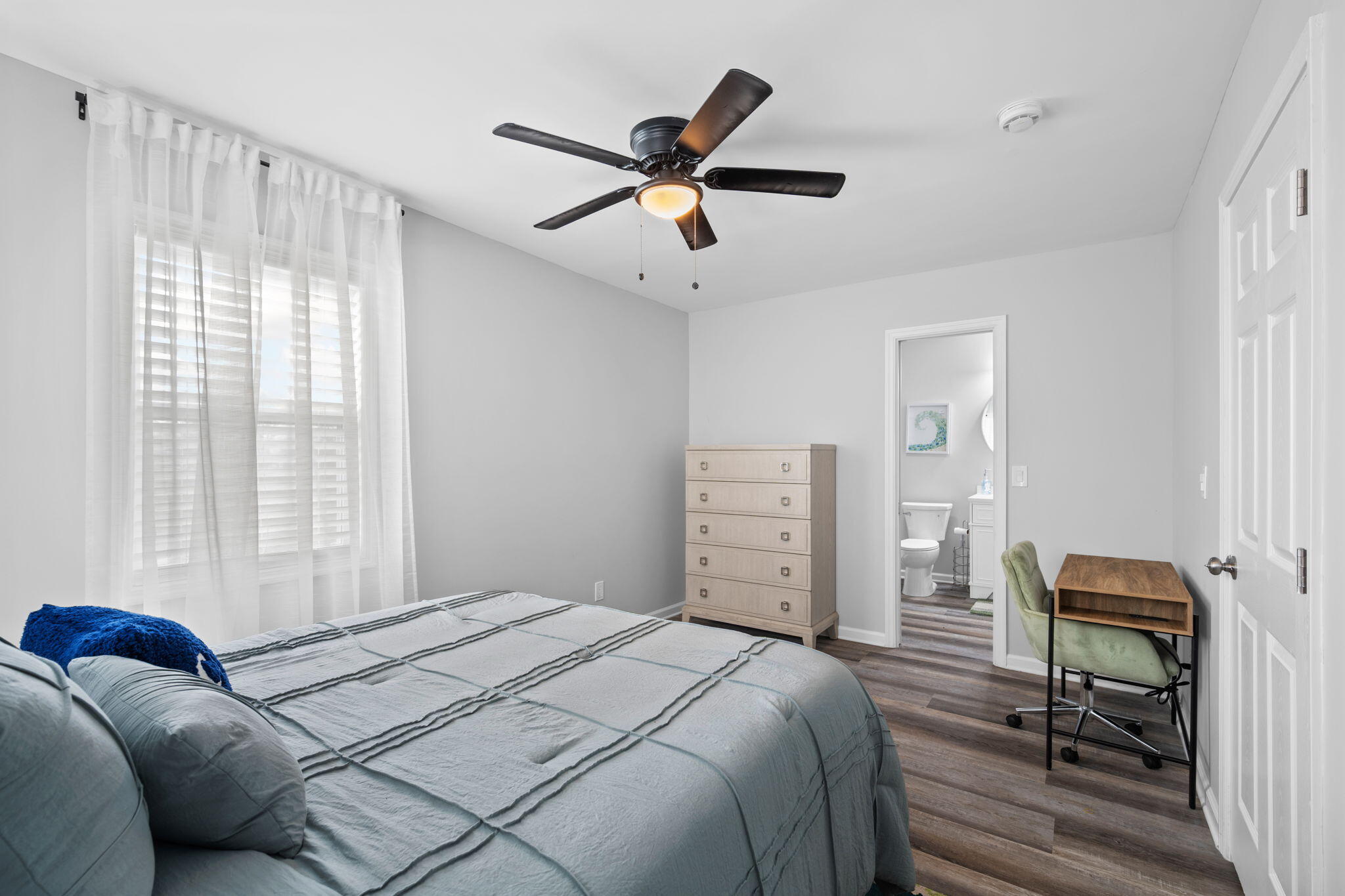 855 N Chamberlain Avenue