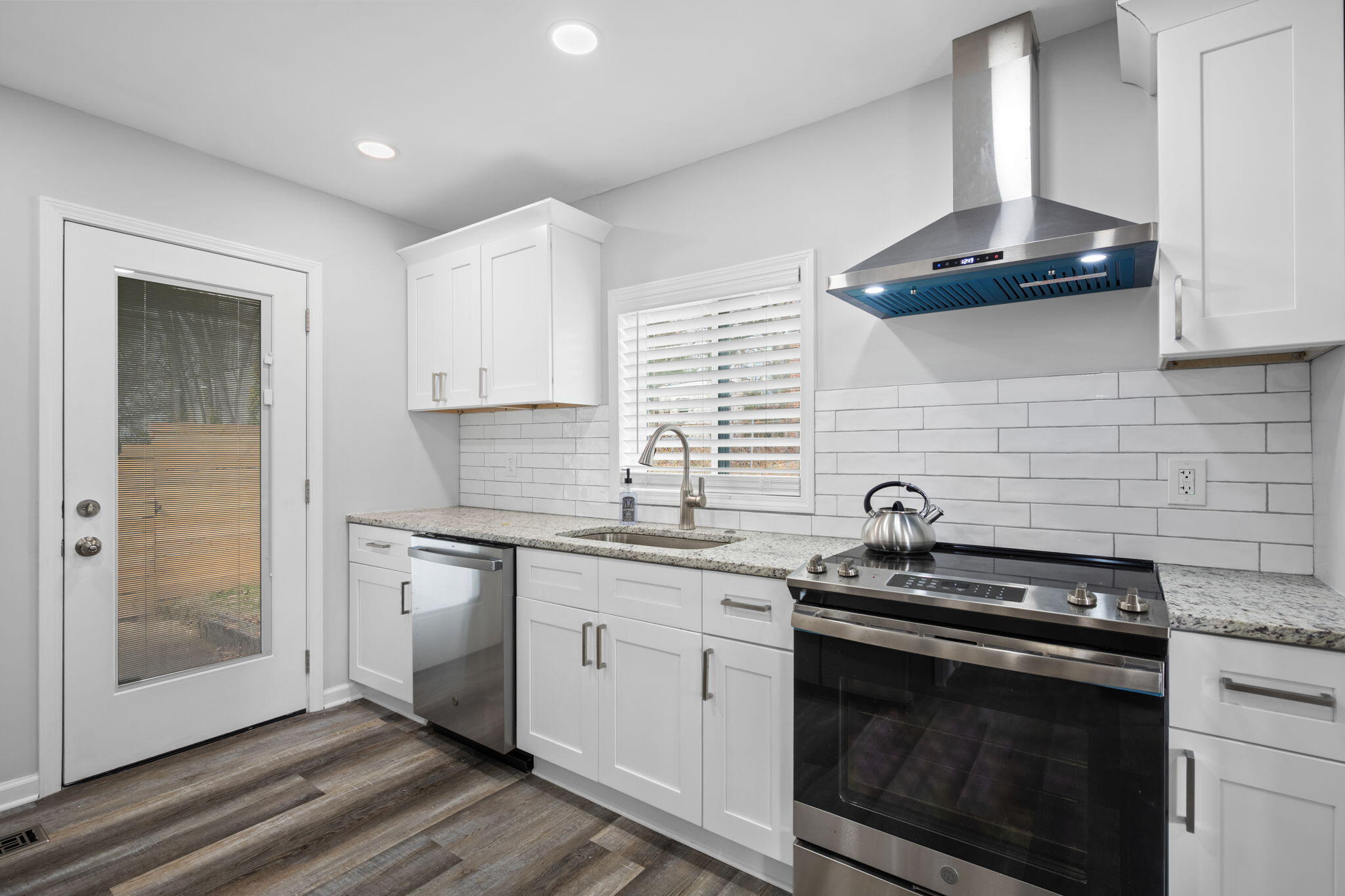 855 N Chamberlain Avenue