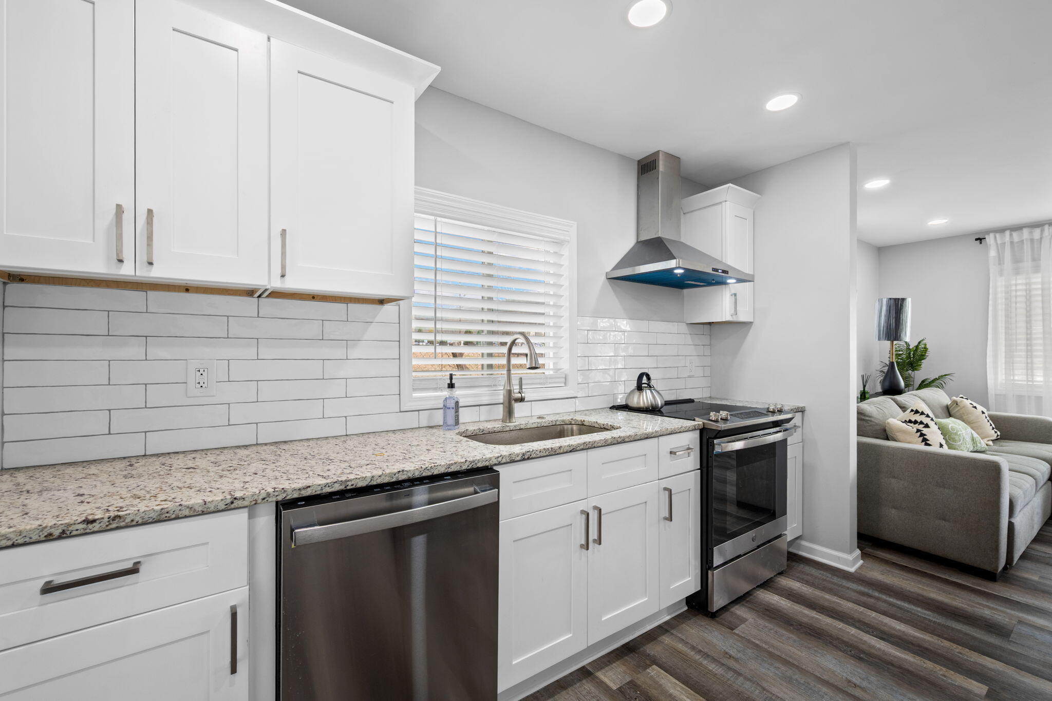 855 N Chamberlain Avenue