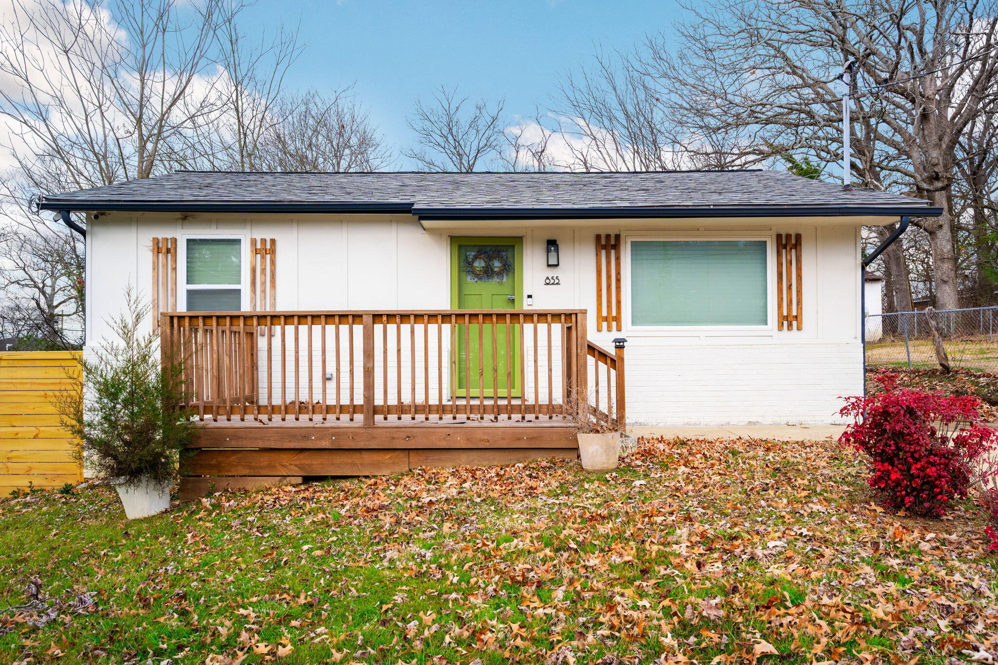 855 N Chamberlain Avenue