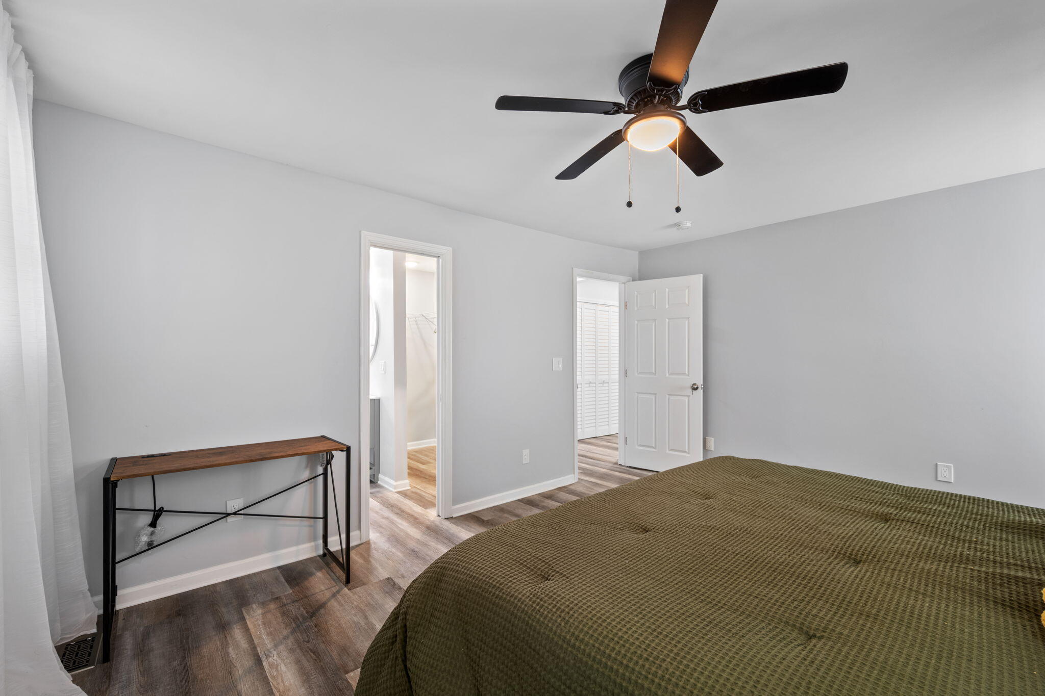 855 N Chamberlain Avenue