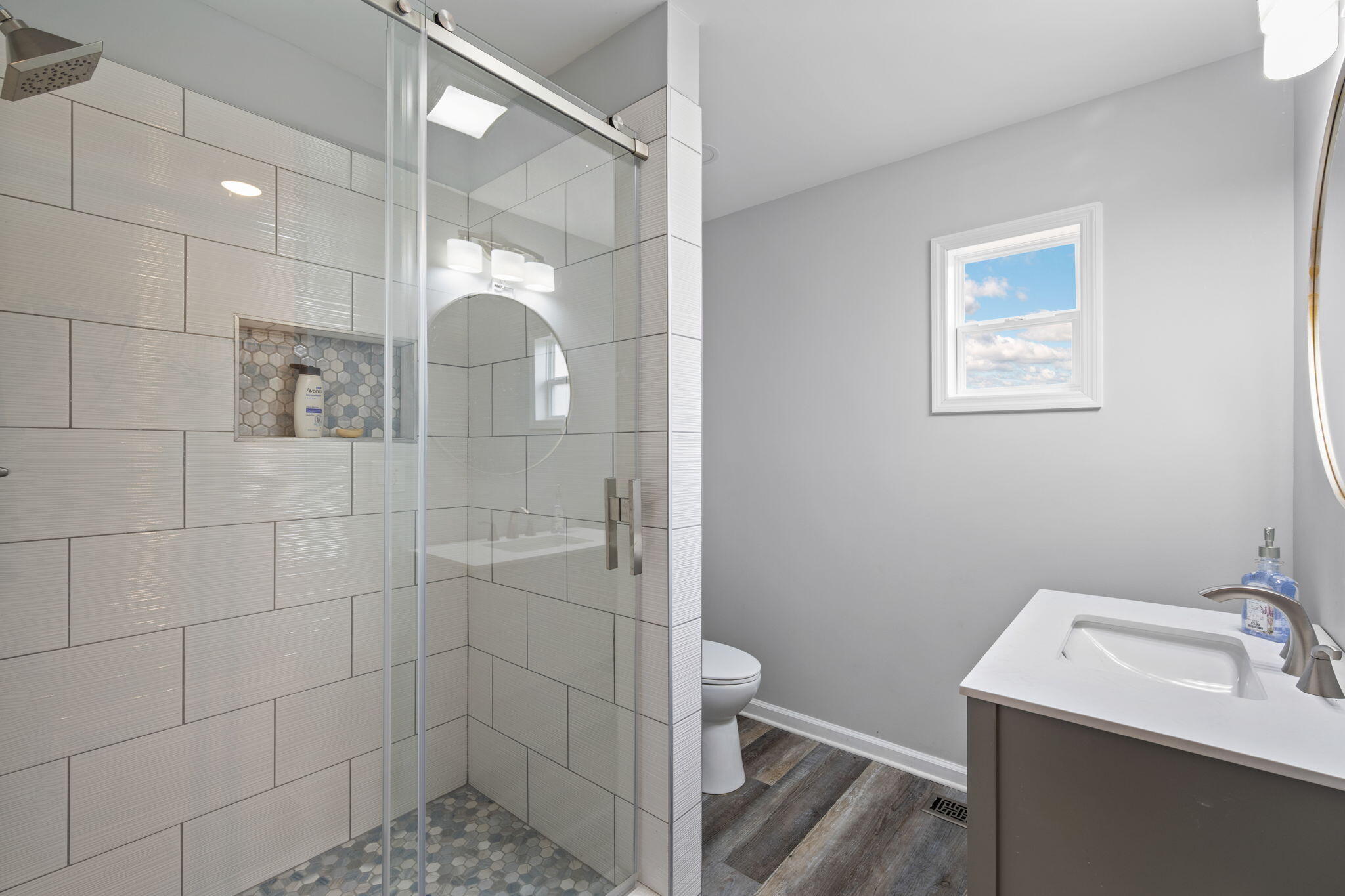 855 N Chamberlain Avenue