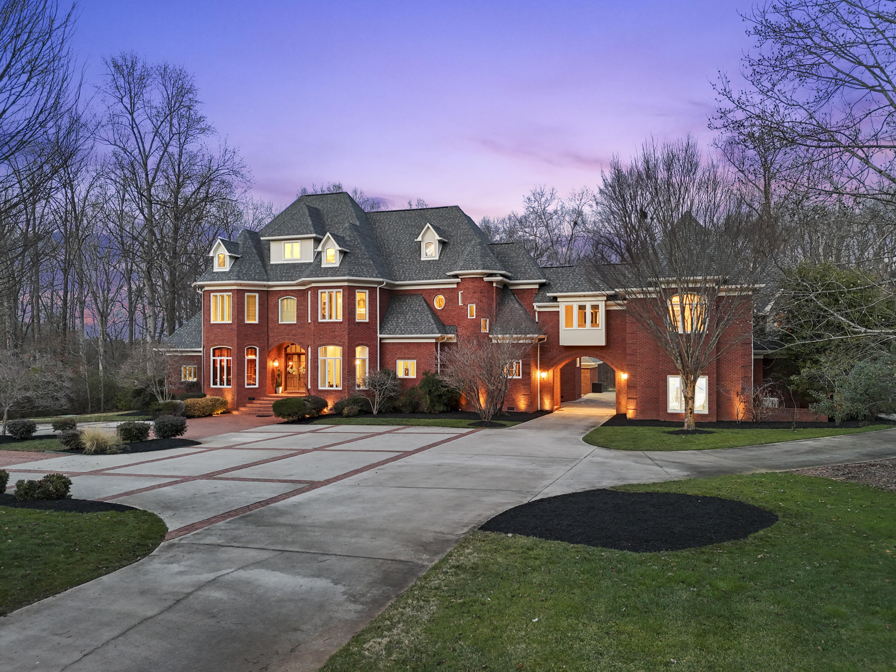 8831 Forest Creek Lane