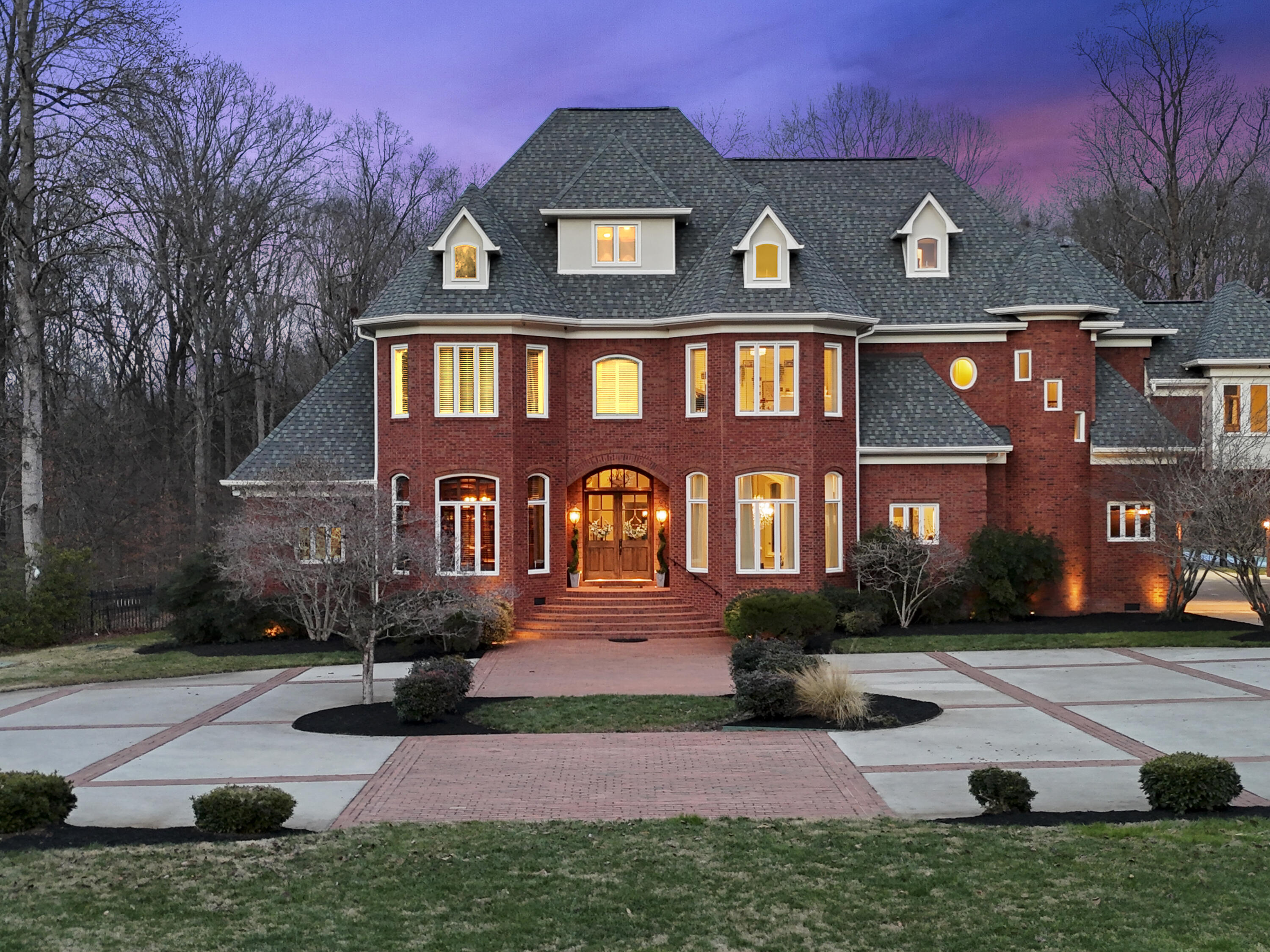 8831 Forest Creek Lane