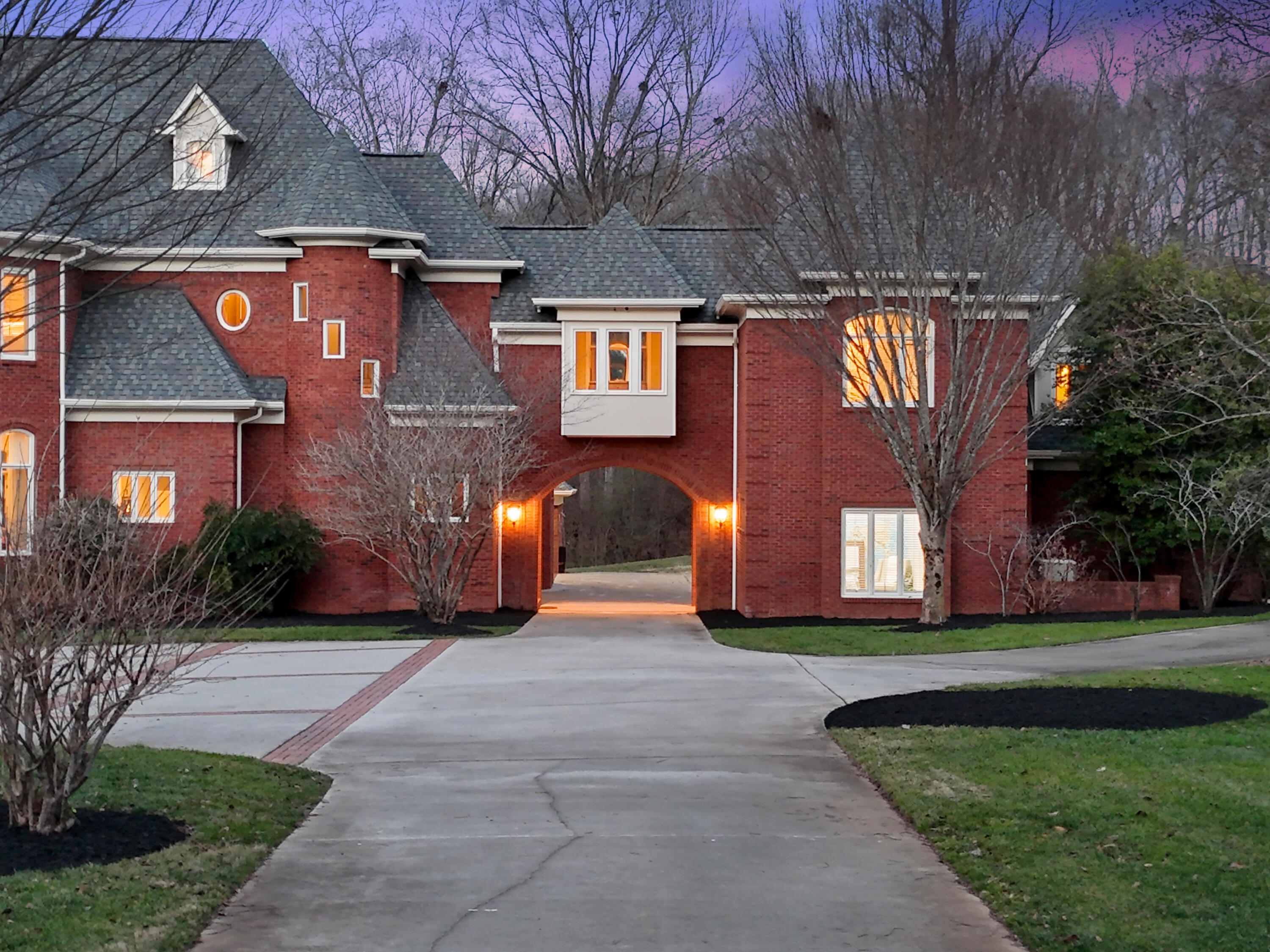 8831 Forest Creek Lane