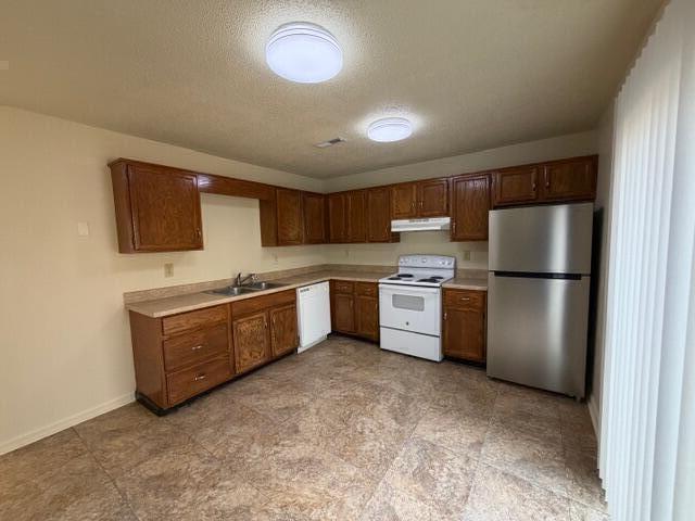 900 Stratford Circle NW