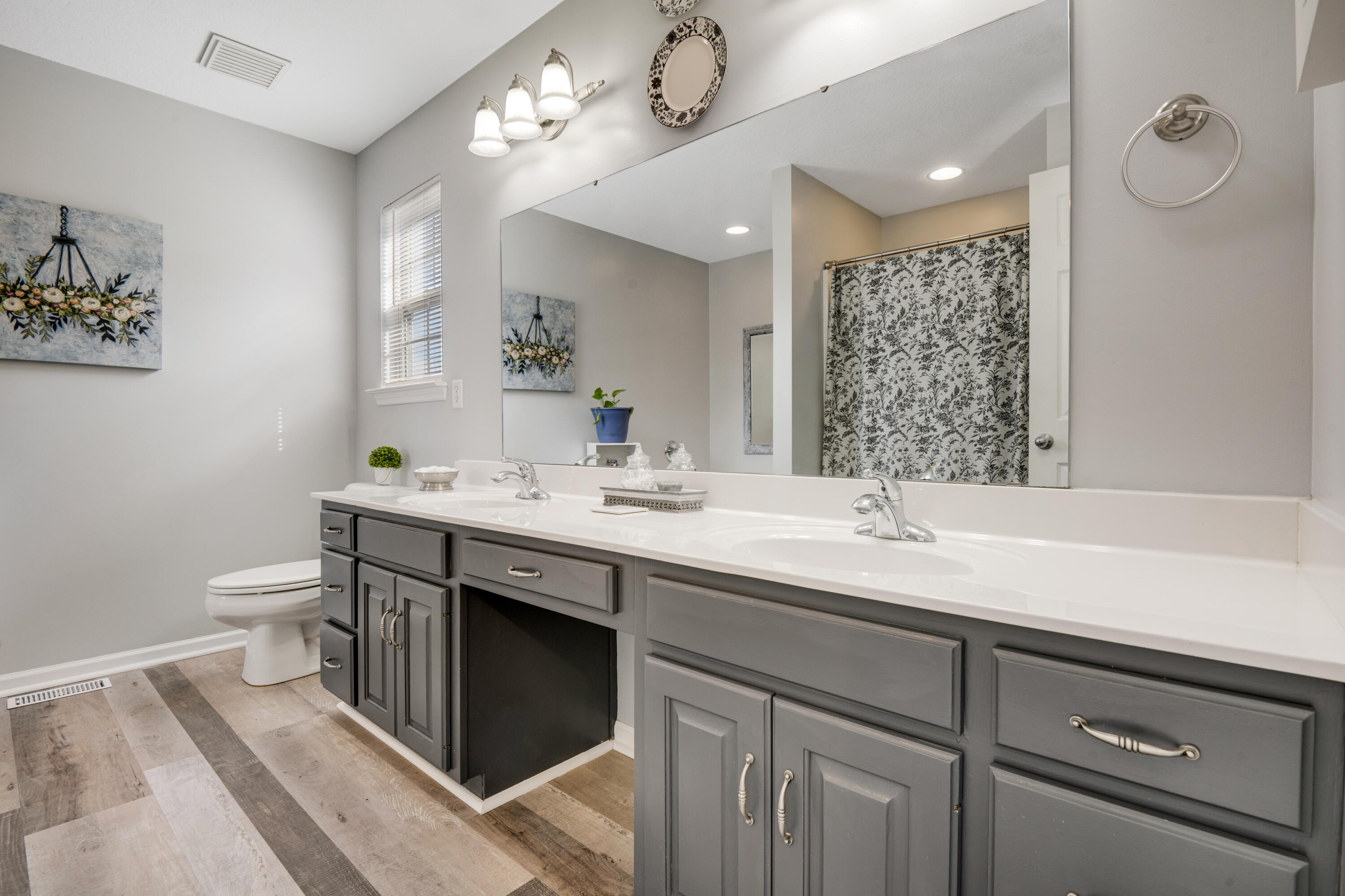 6656 River Stream Drive