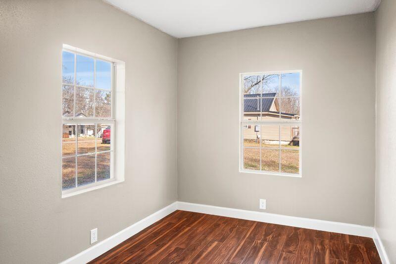 305 3rd Avenue, LaFayette