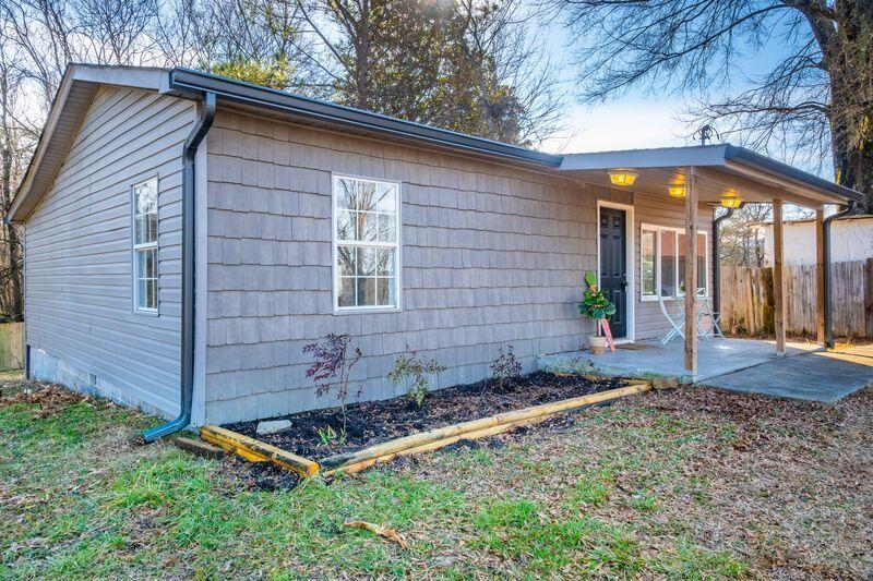 305 3rd Avenue, LaFayette