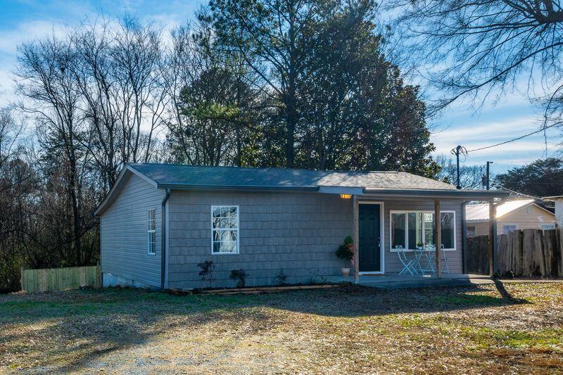 305 3rd Avenue, LaFayette