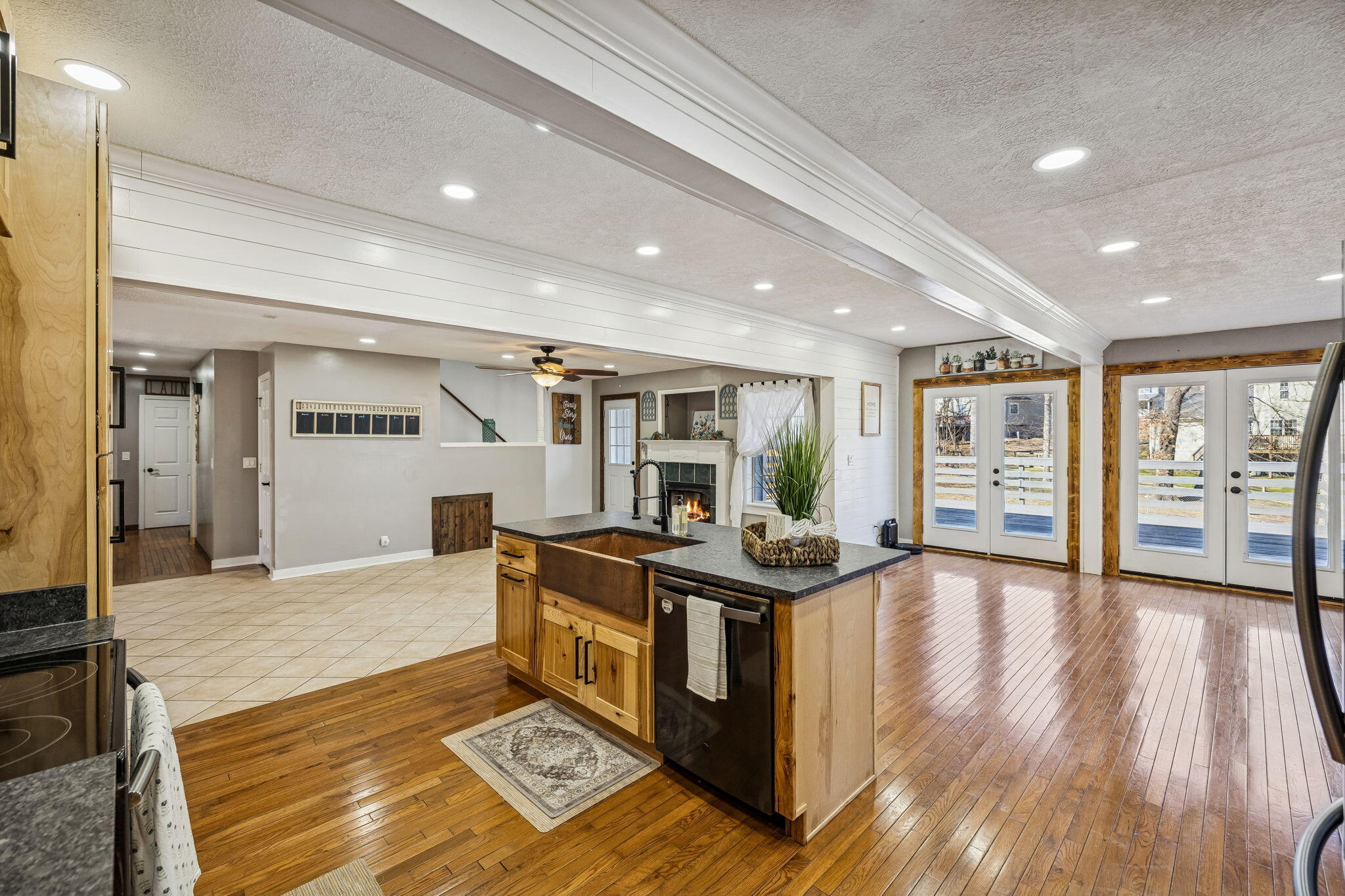 350 Alexander Road