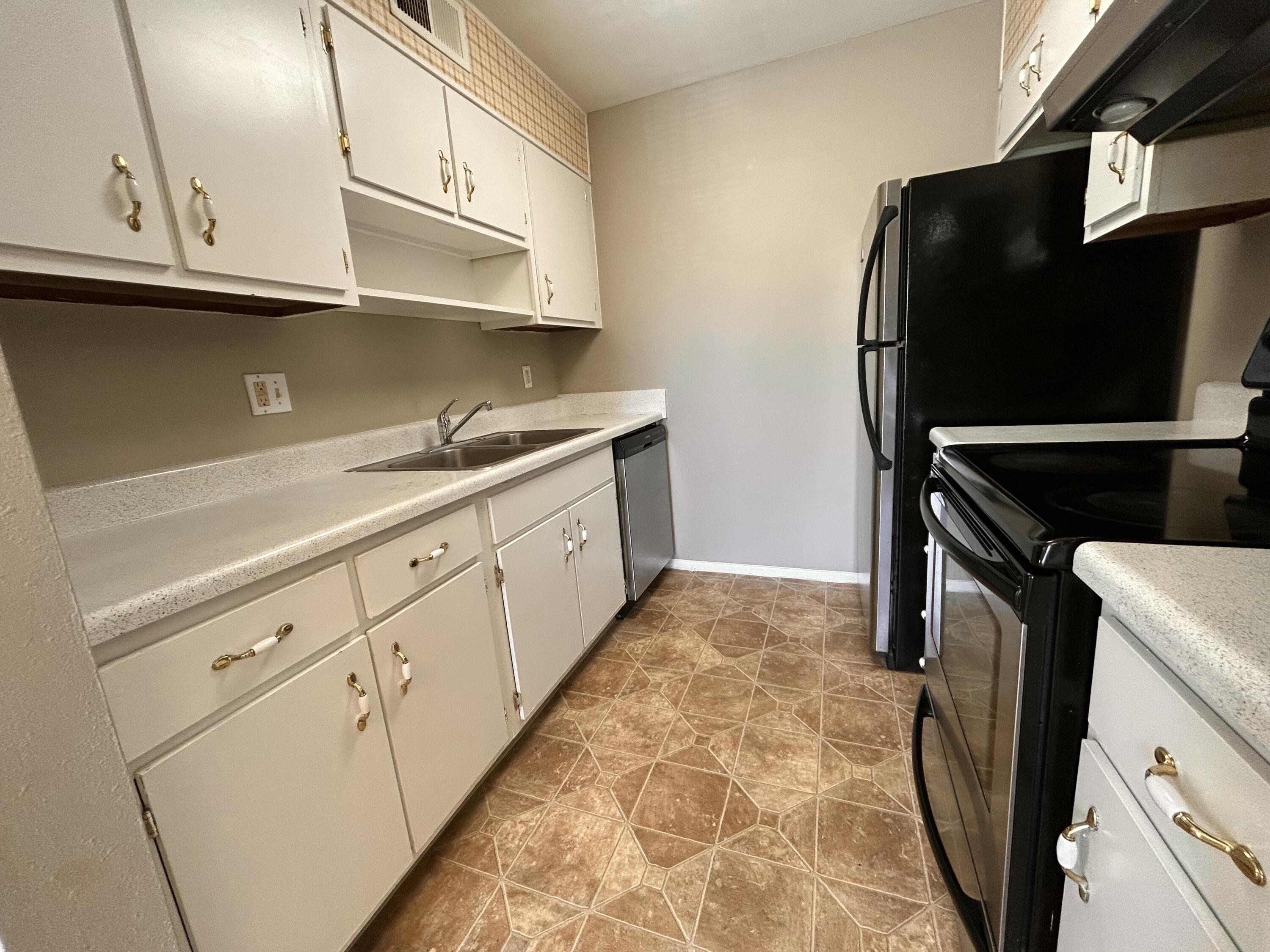 900 Mountain Creek Road, D59