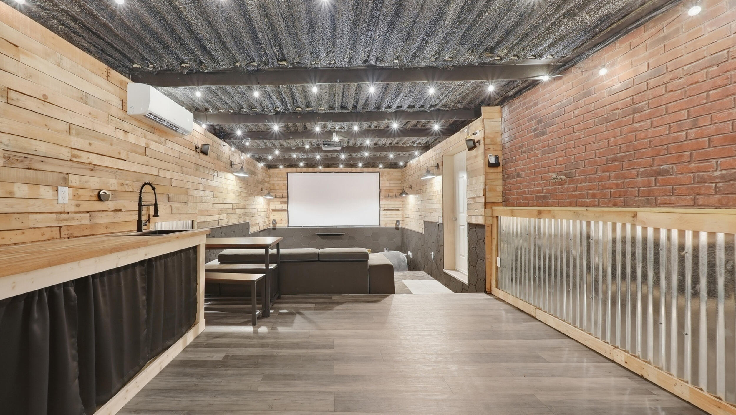 210 Hiwassee Drive NE