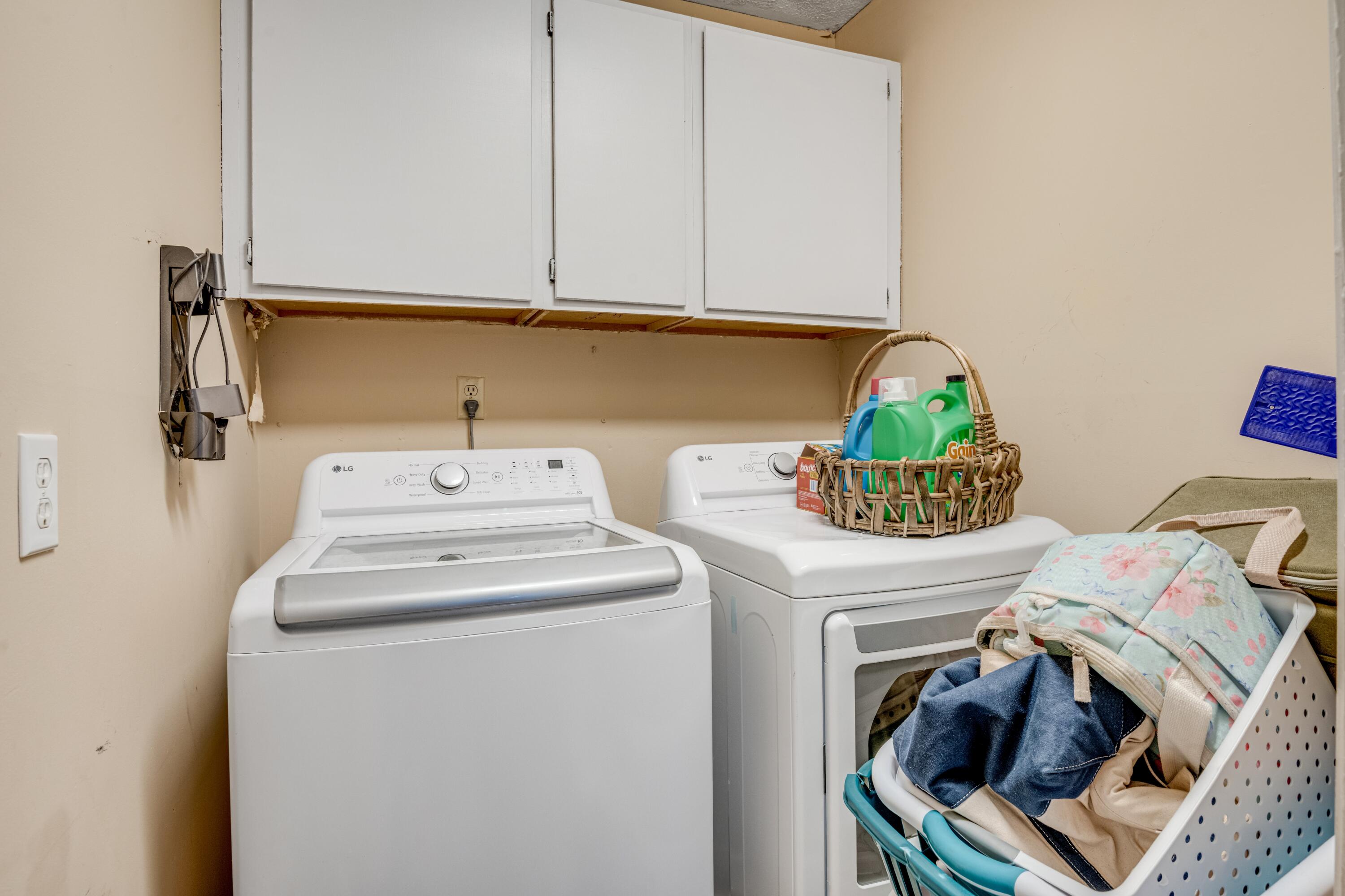 8807 Hurricane Manor Trail